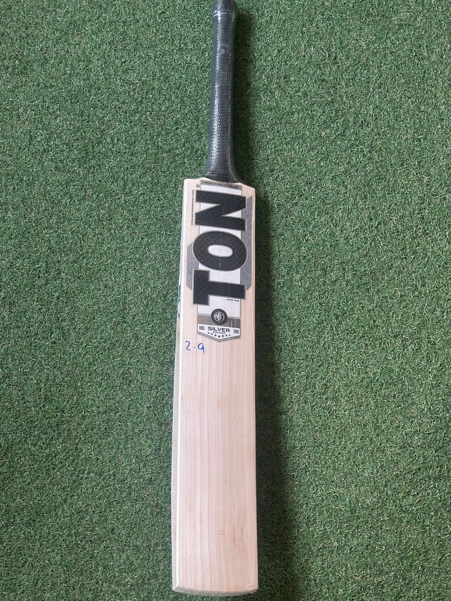 Ton Silver Edition Cricket Bat (2lb 9oz)