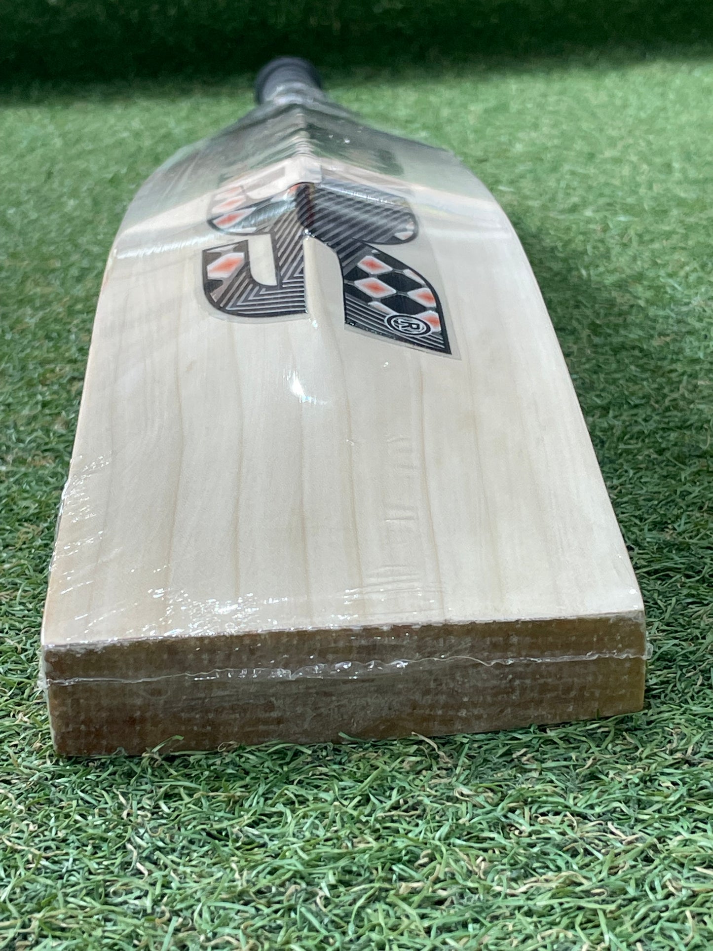 MIDS Big Boss Player Edition Cricket Bat (2lb 12oz)