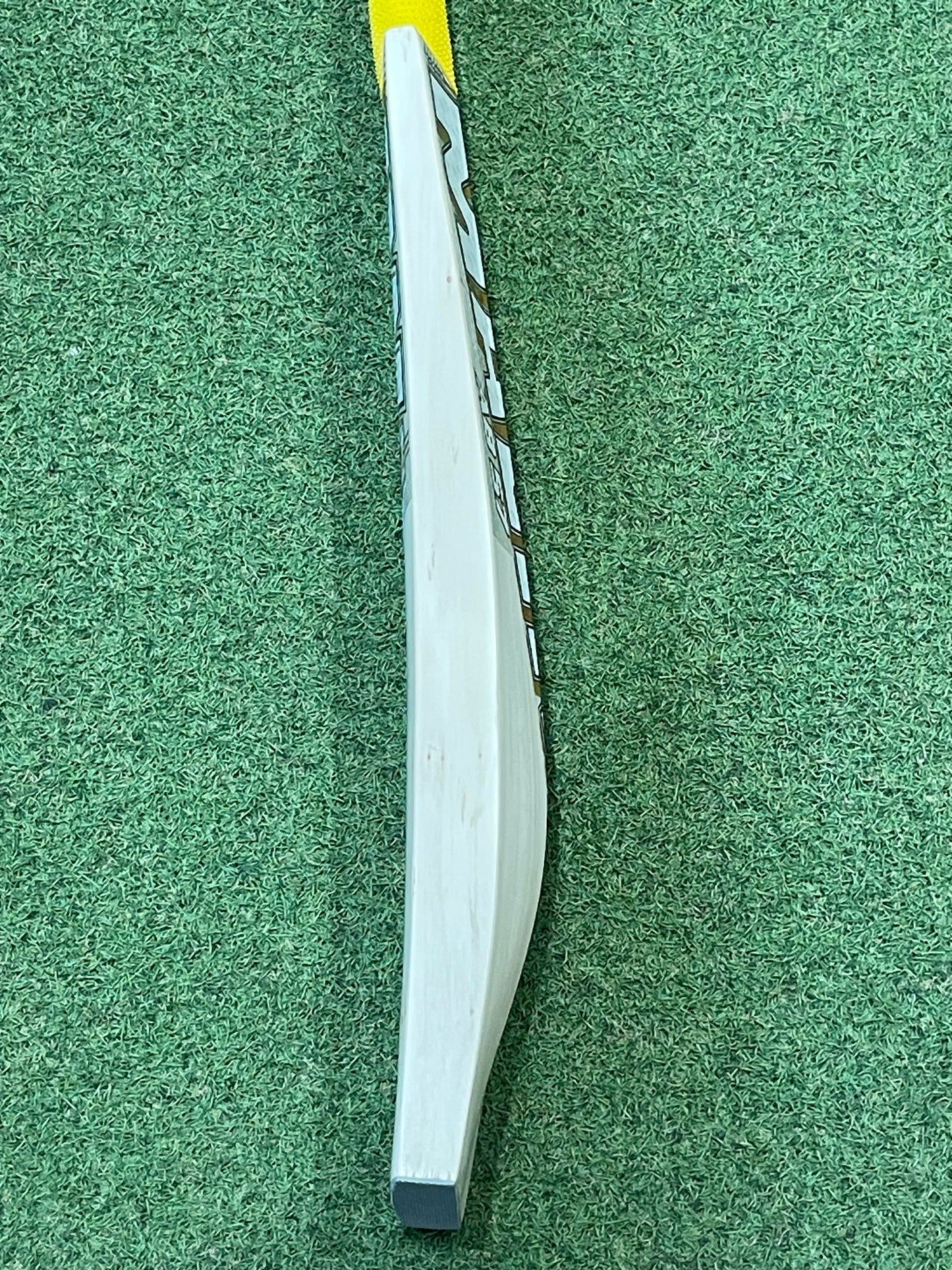 MB Malik UMZ AB57 Players Cricket Bat (2lb 10oz)