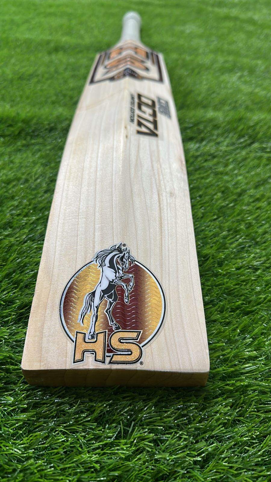 HS Core Octa Limited Edition Cricket Bat (2lb 9oz)