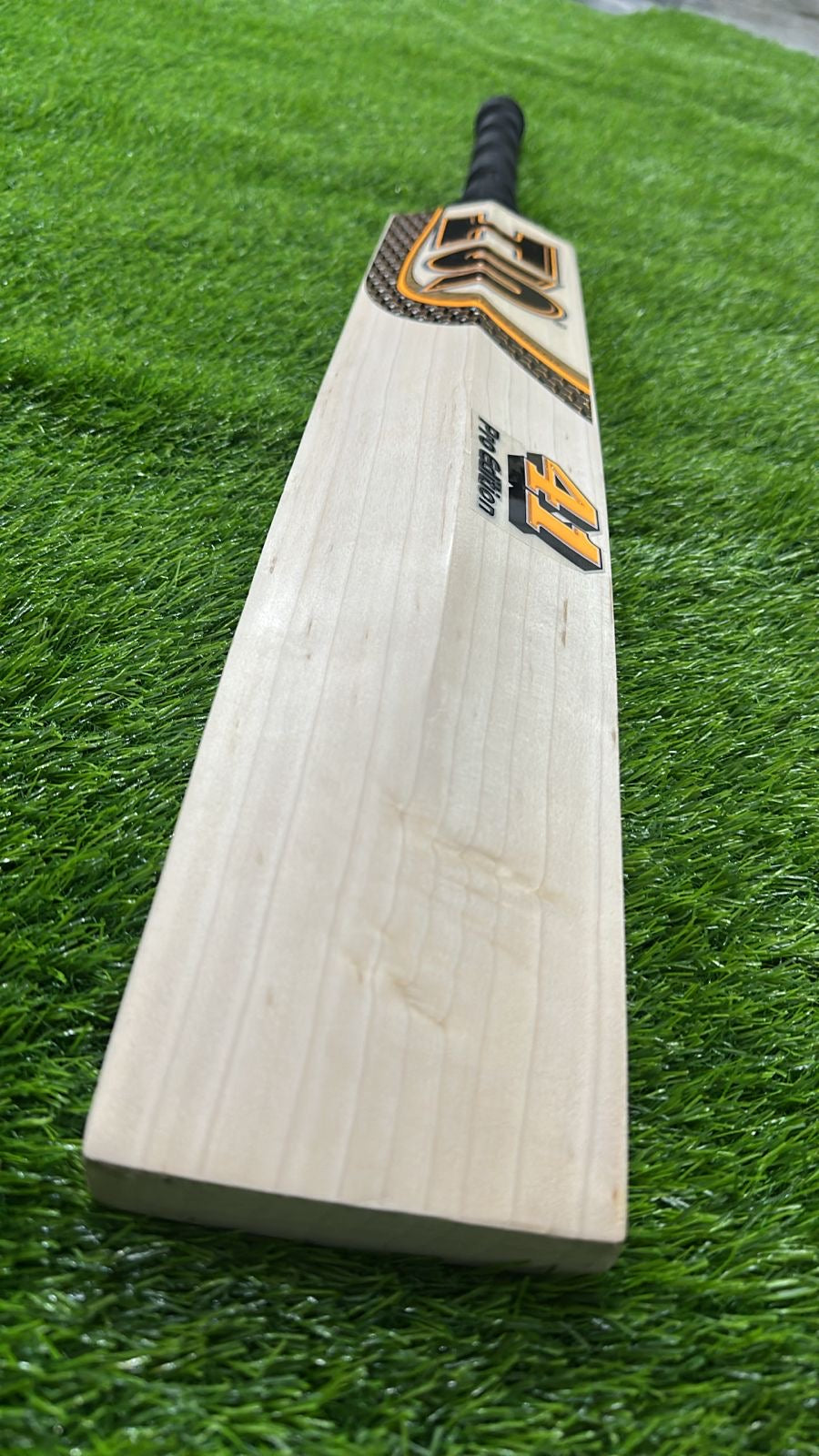 HS 41 Pro Edition Cricket Bat (2lb 10oz)