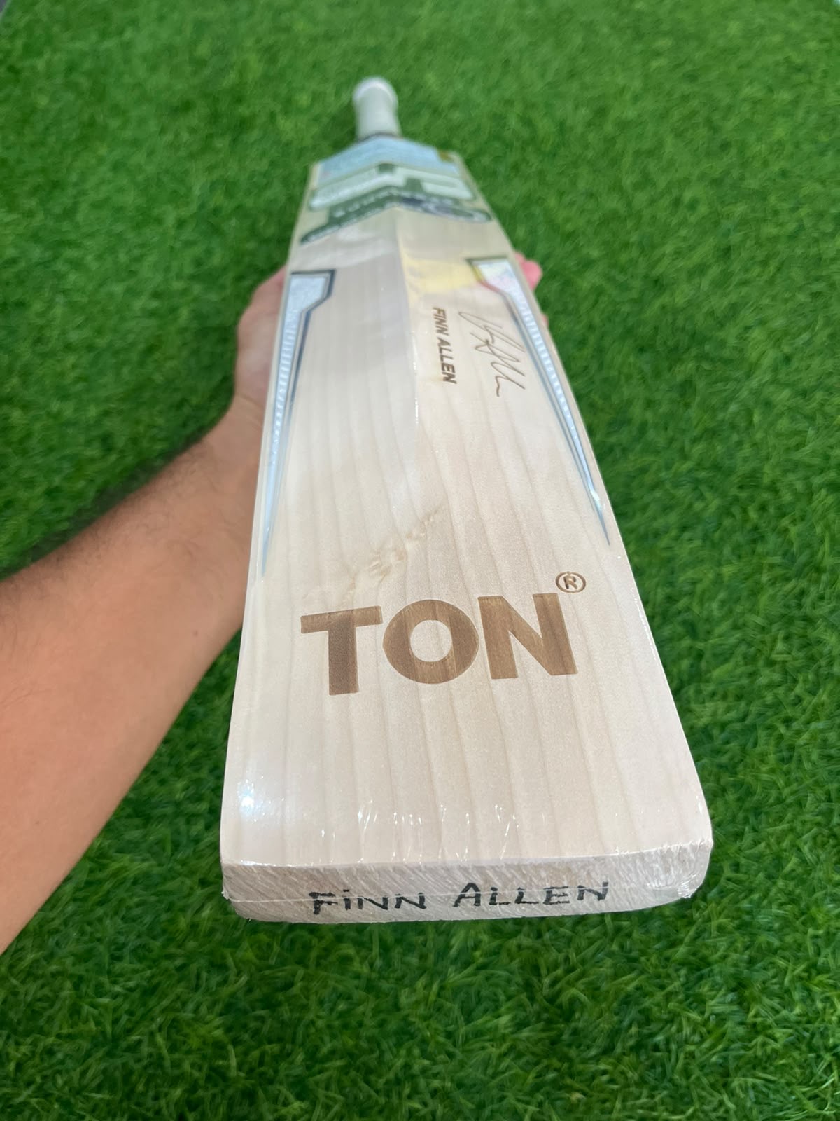 SS Ton Finn Allen Player Cricket Bat (2lb 7oz)