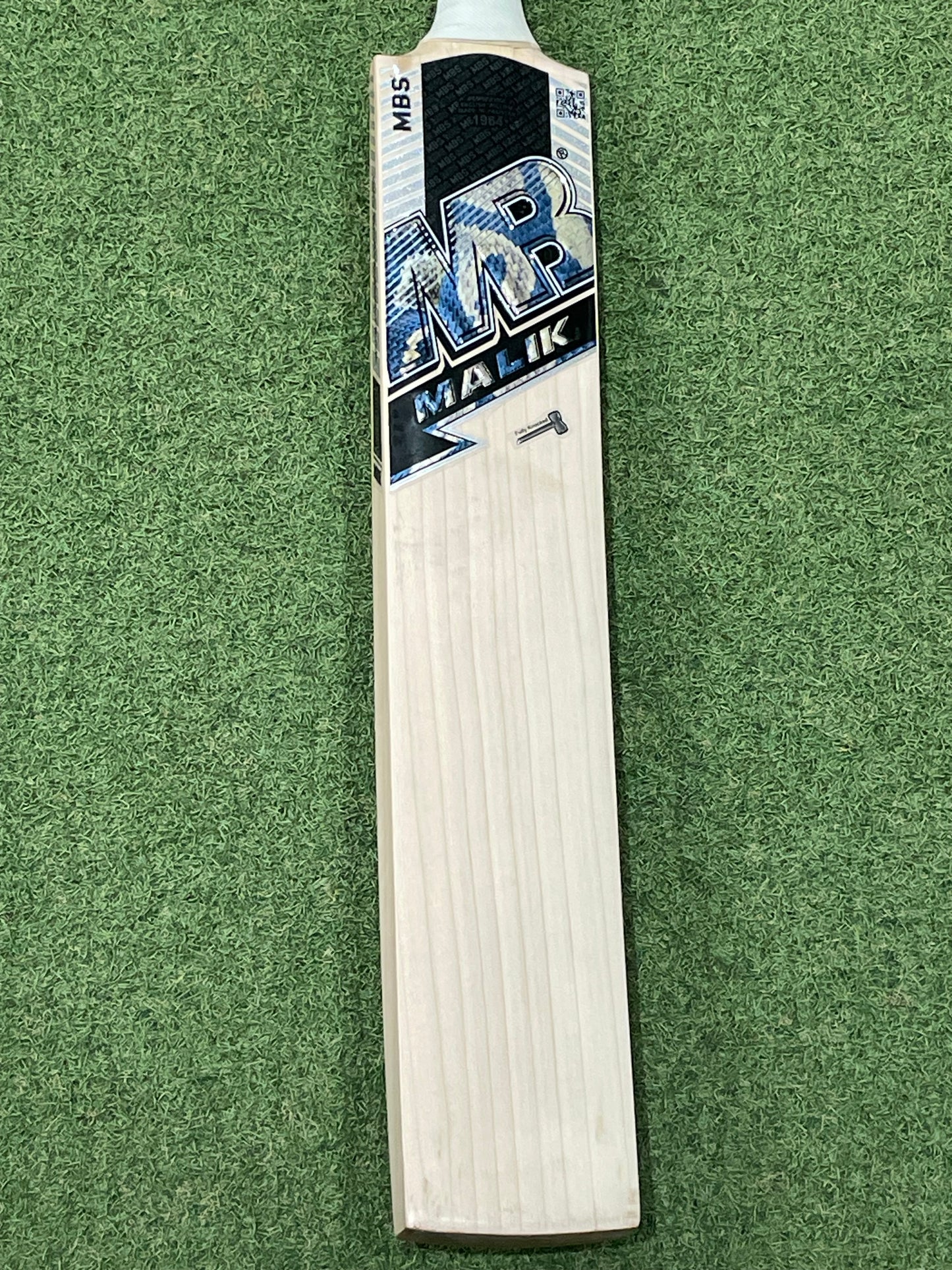 MB Malik MBS World Class Edition Cricket Bat (2lb 8oz)