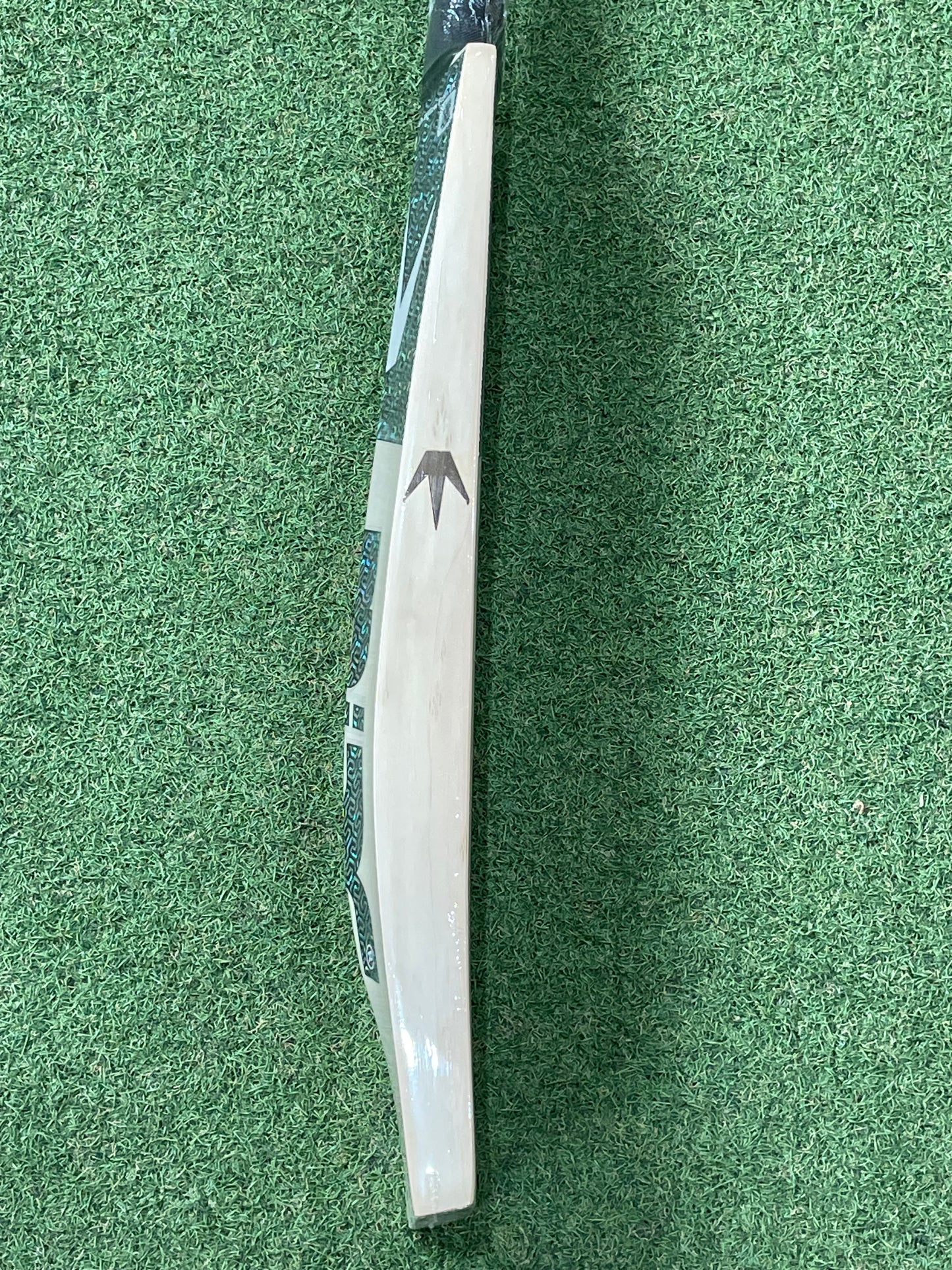 MIDS Big Boss Pro Edition Cricket Bat (2lb 11oz)