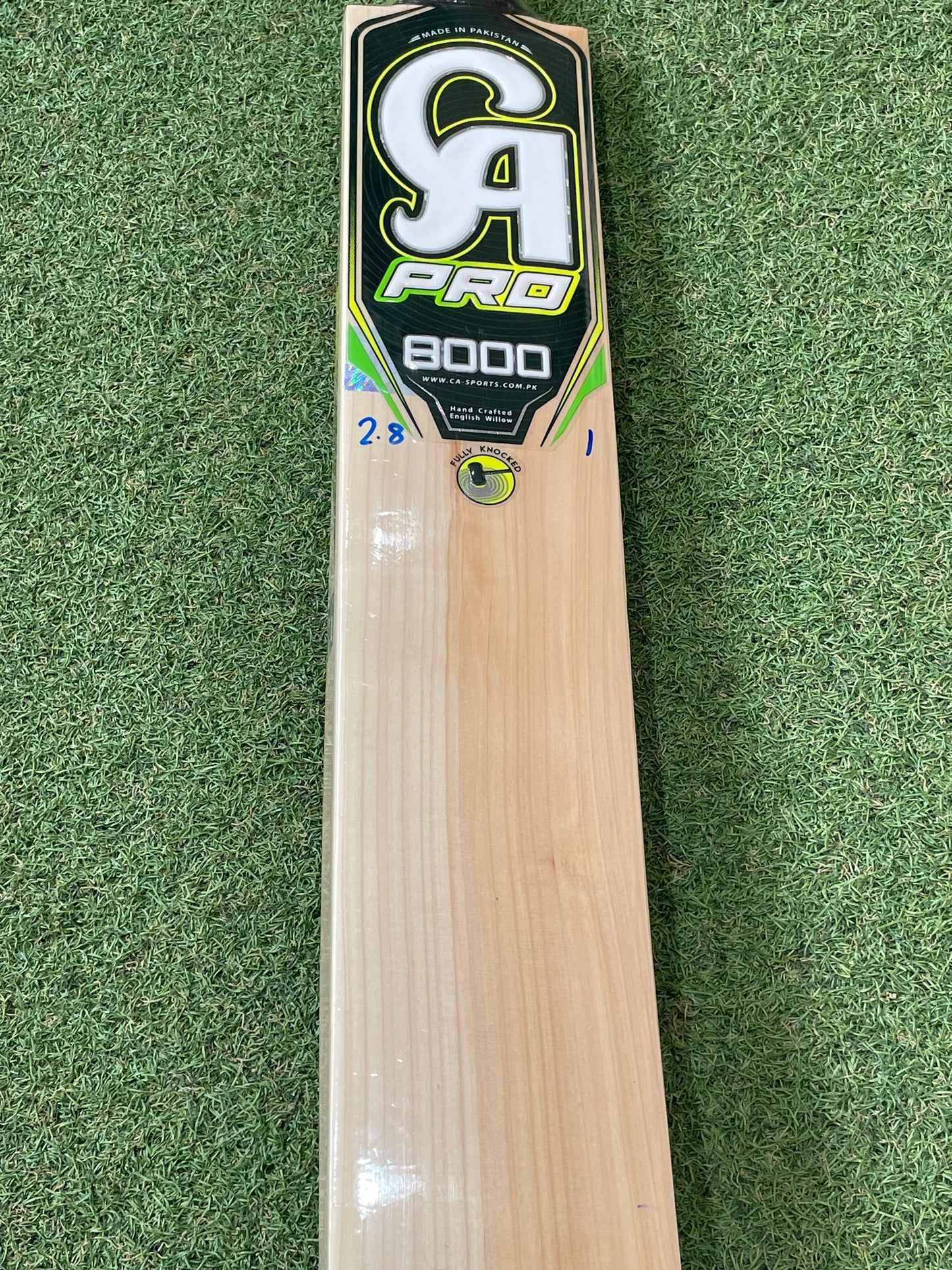 CA Pro 8000 Cricket Bat (2lb 8oz)