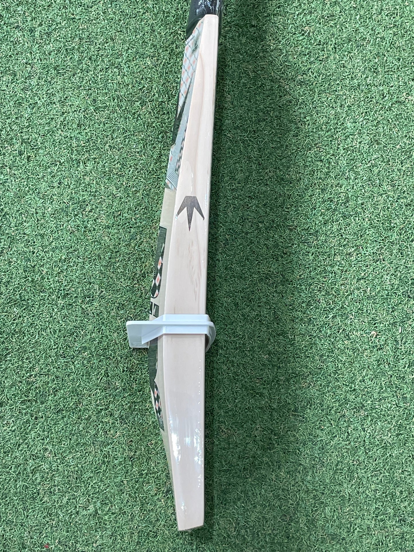 MIDS Big Boss Player Edition Cricket Bat (2lb 11oz)