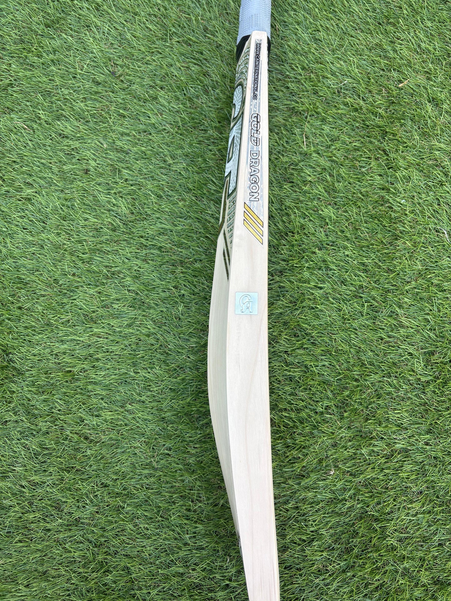 CA Gold Dragon Cricket Bat (2lb 8oz)