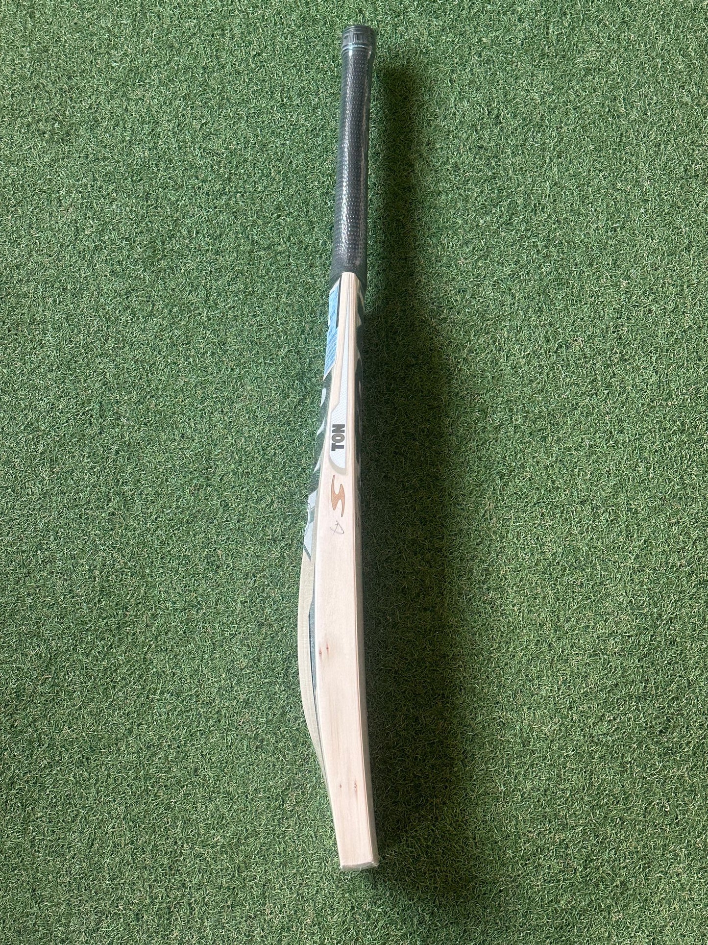 Ton Silver Edition Cricket Bat (2lb 9oz)