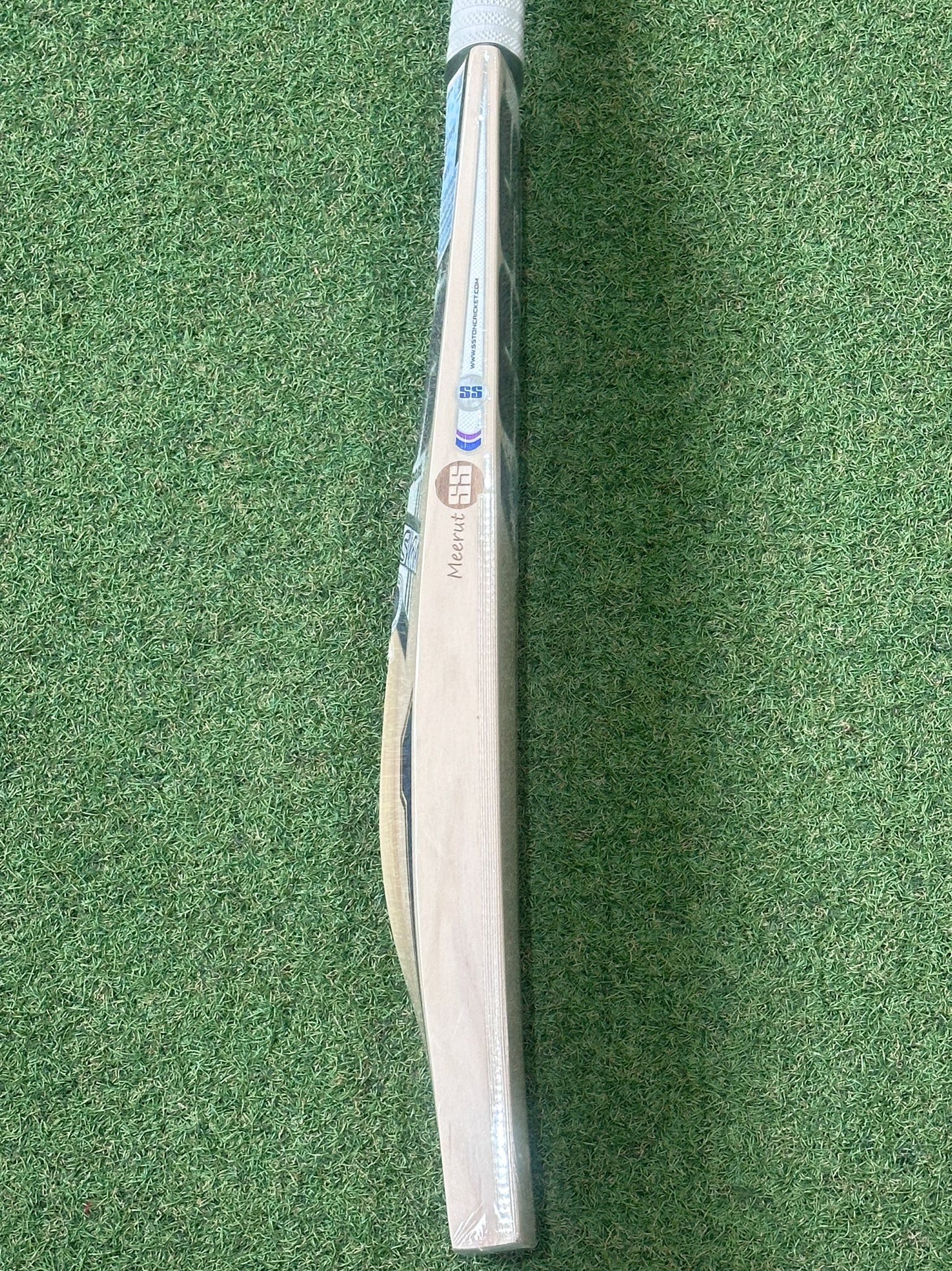 SS Ton Sky Fire Cricket Bat (2lb 10oz)