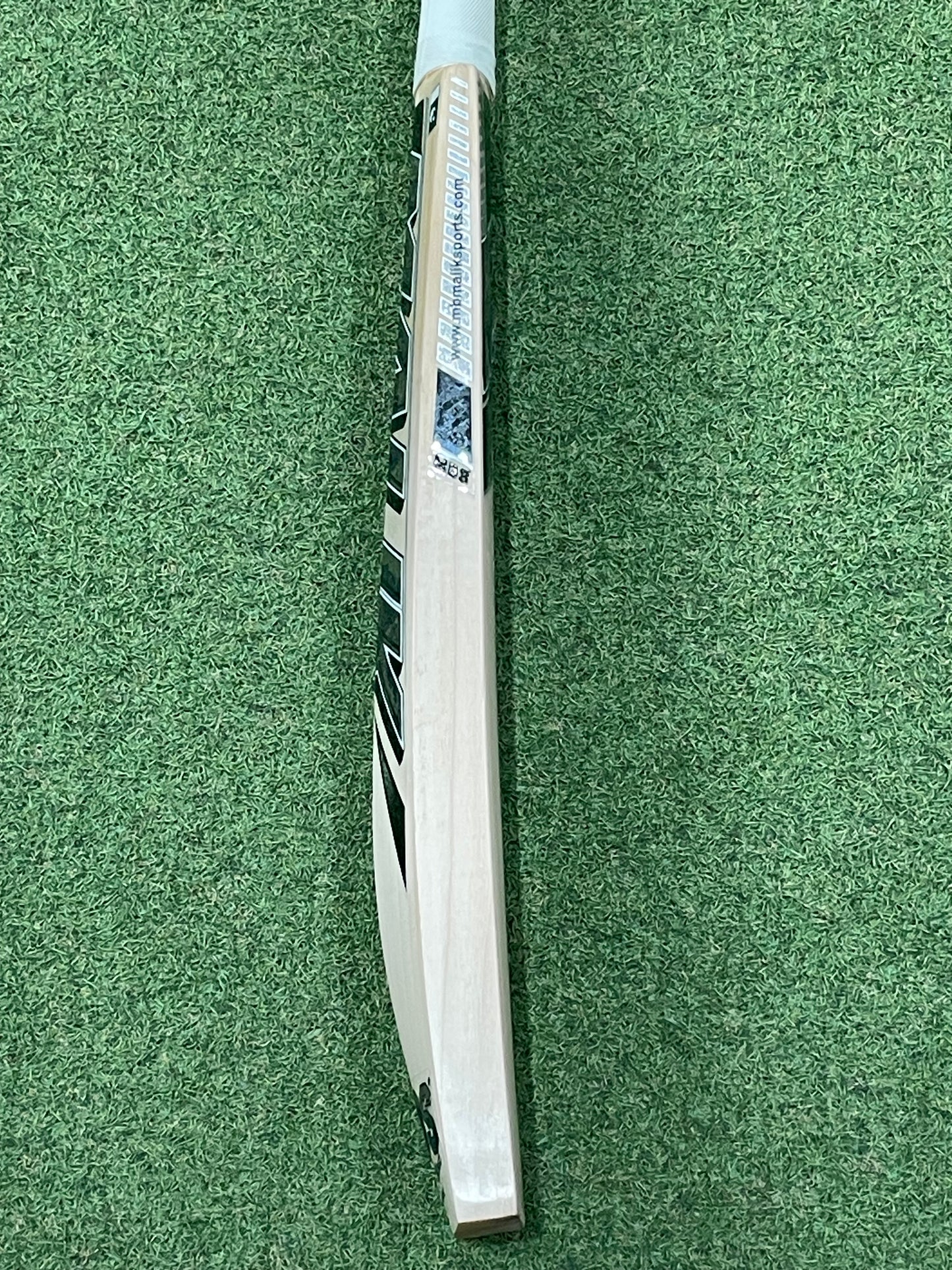 MB Malik MBS World Class Edition Cricket Bat (2lb 8oz)