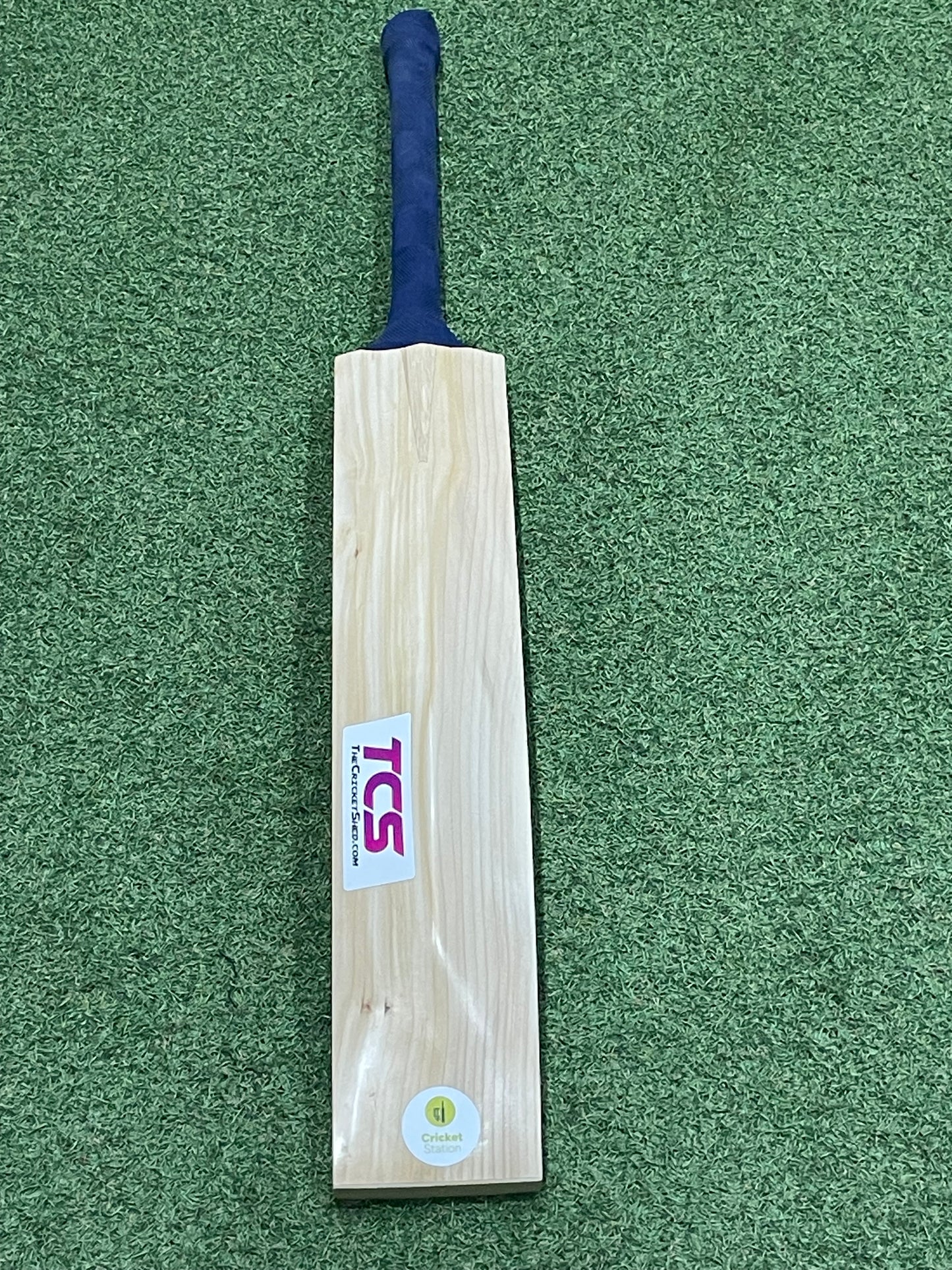 Cricket Station Plain Short Blade Long Handle Cricket Bat (2lb 11oz) - UK Made