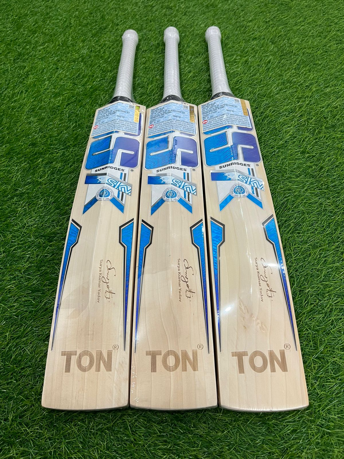 SS Ton Sky Flicker Cricket Bat (2lb 9oz)