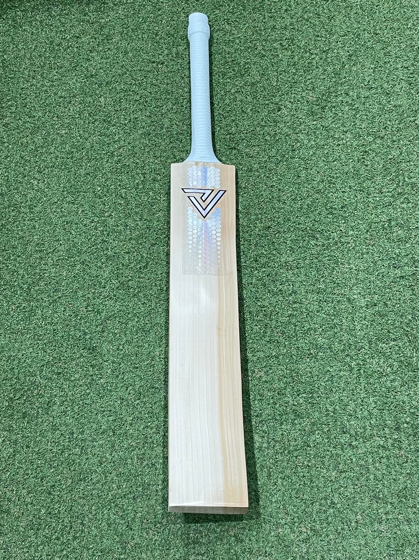 Vader Sports Silver Edition Long Blade Cricket Bat (2lb 10oz)