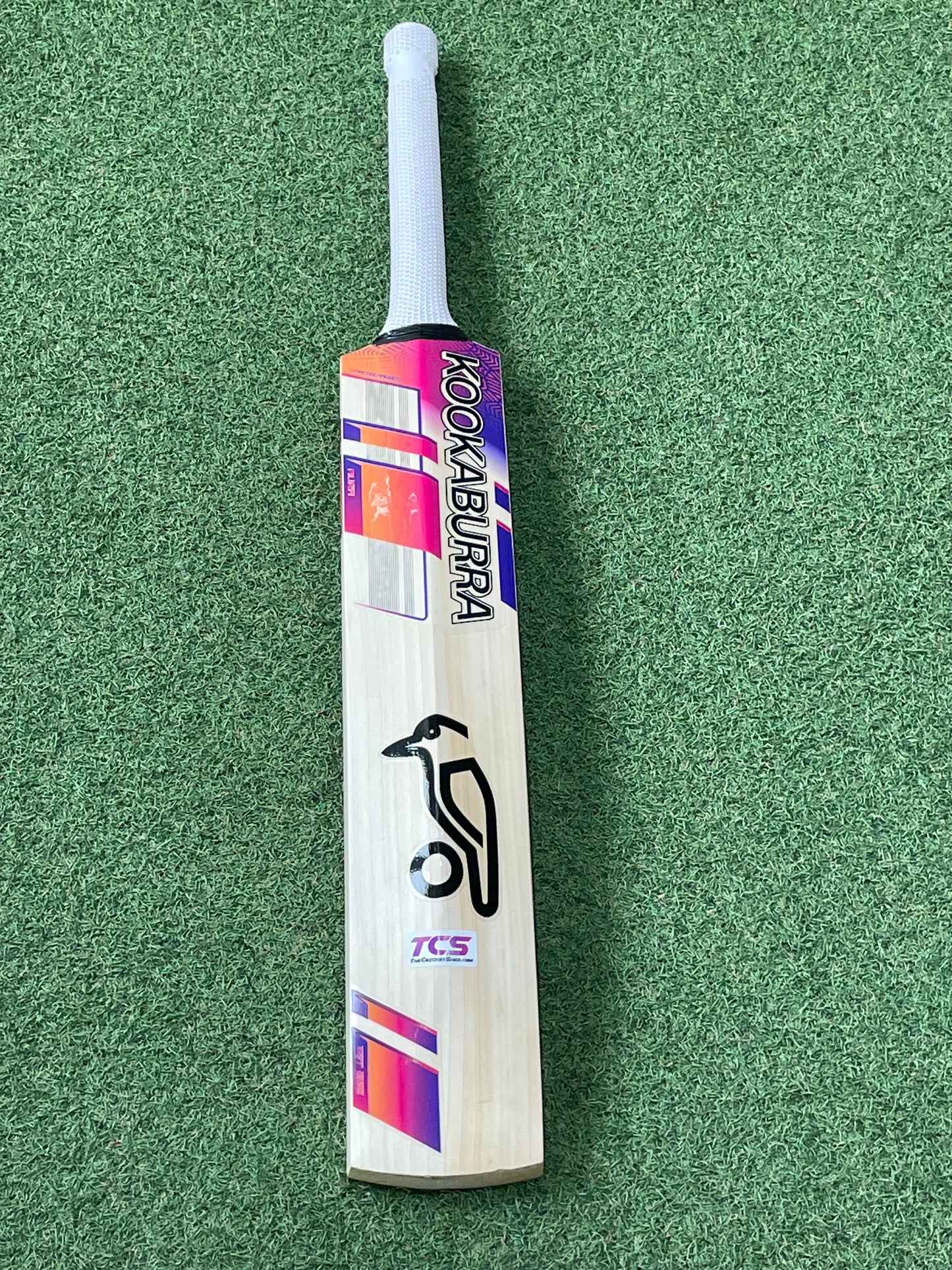 Kookaburra Aura Pro 2.0 Cricket Bat (2lb 9oz)