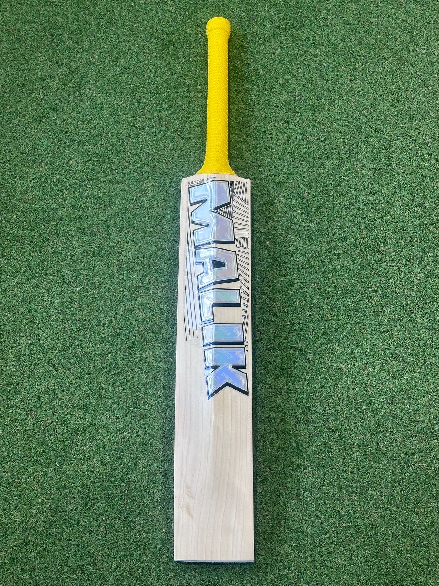 MB Malik Game Changer Players Cricket Bat (2lb 10oz)