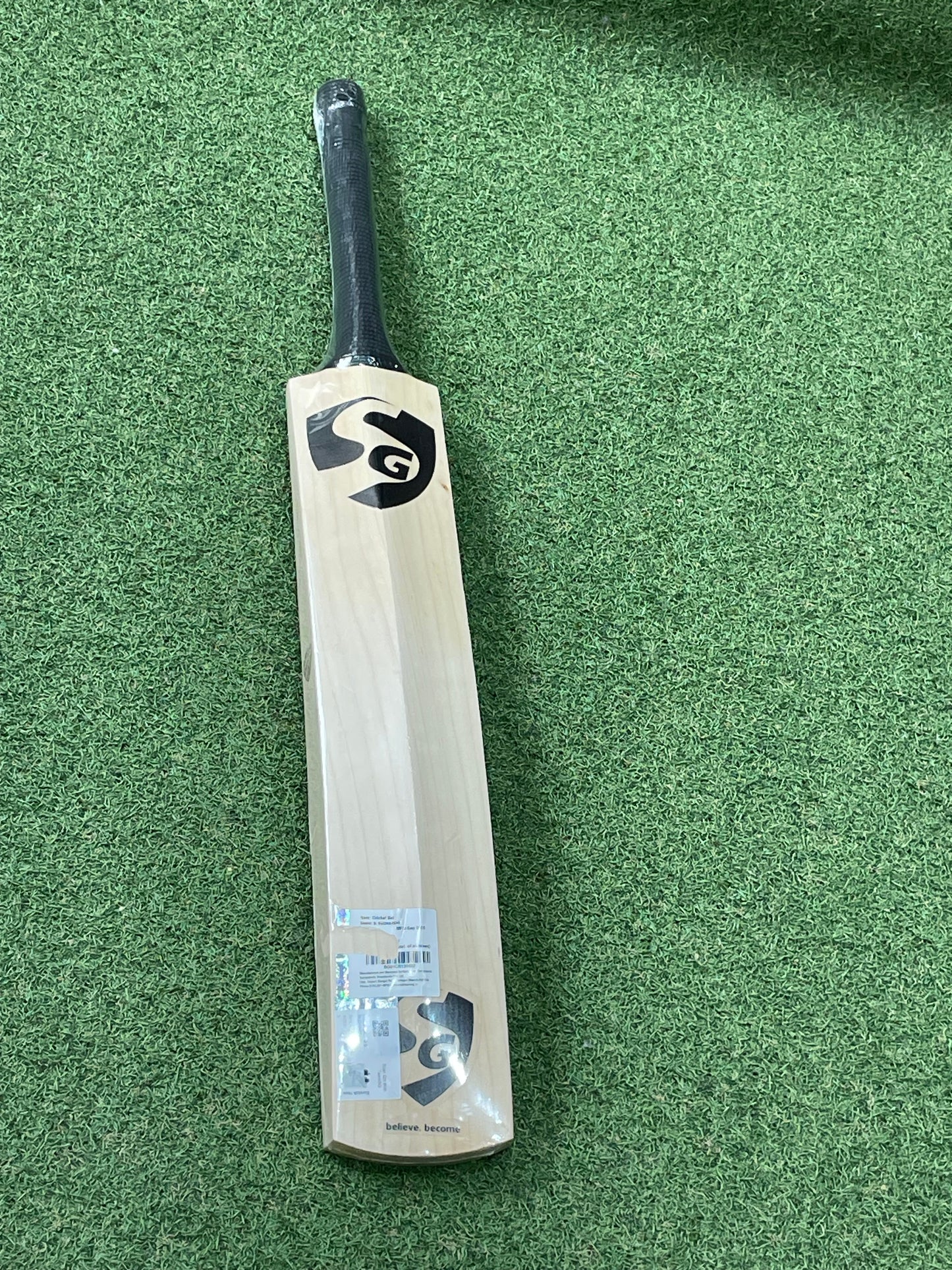 SG Sai Sudharshan Pro Cricket Bat (2lb 8oz)