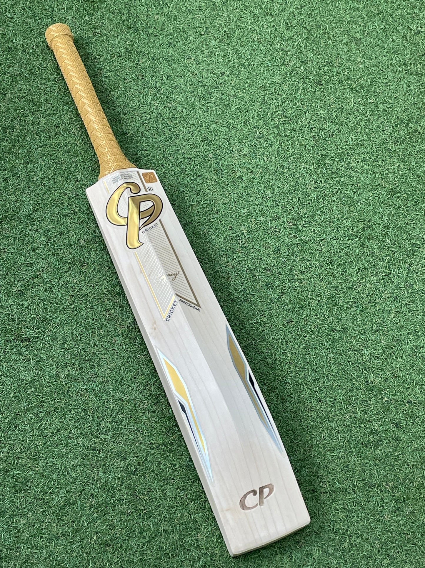 CP Legacy Cricket Bat (2lb 10oz)