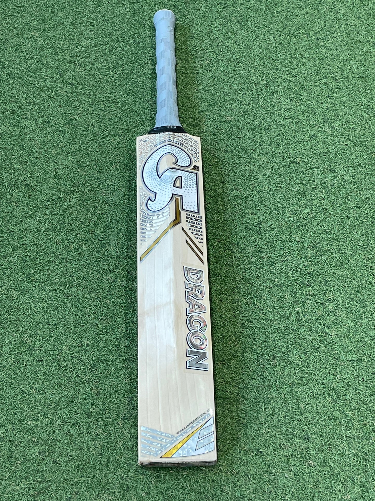 CA Gold Dragon Cricket Bat (2lb 7oz)