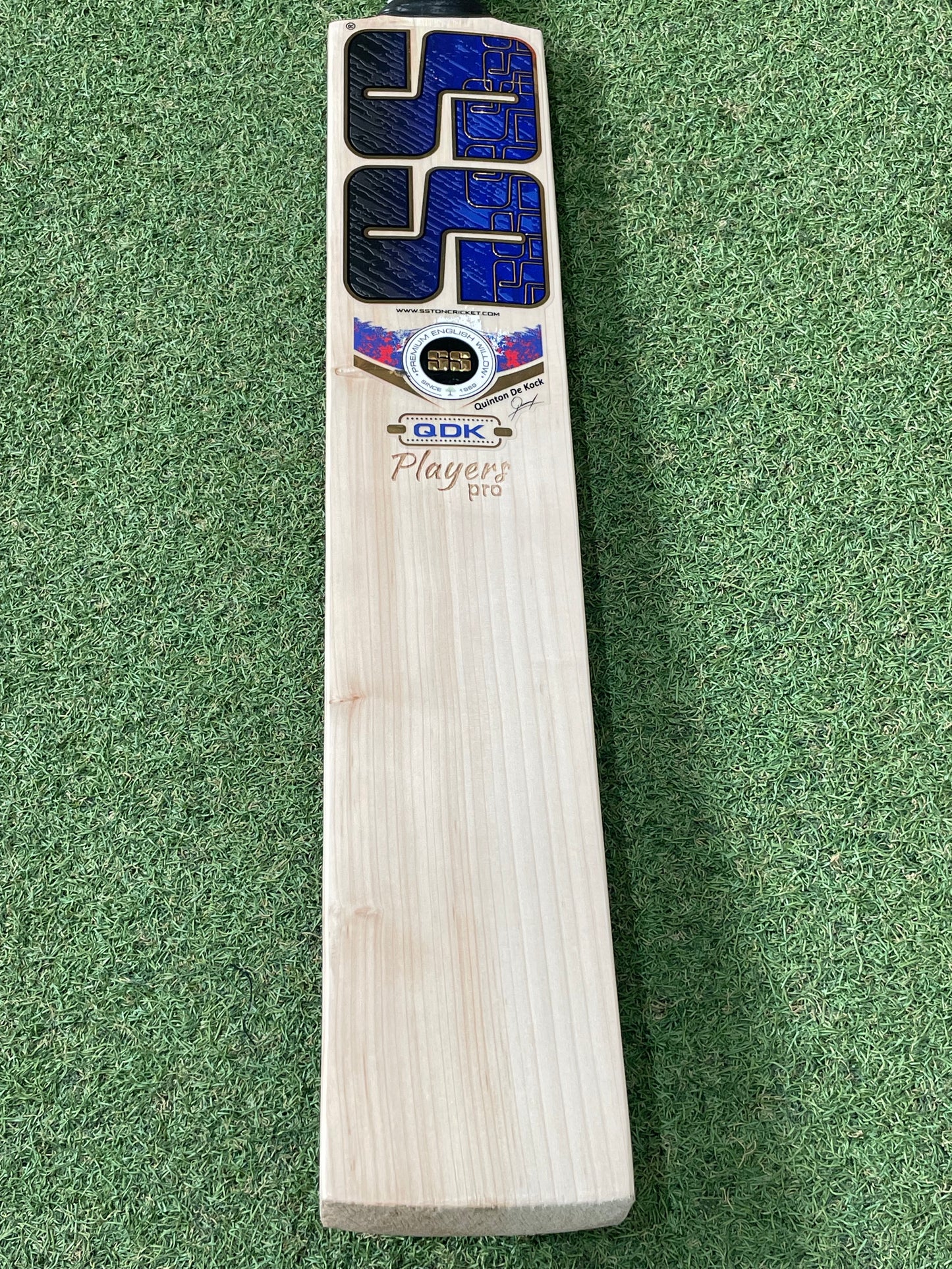 SS Ton Players Pro QDK Cricket Bat (2lb 10oz)
