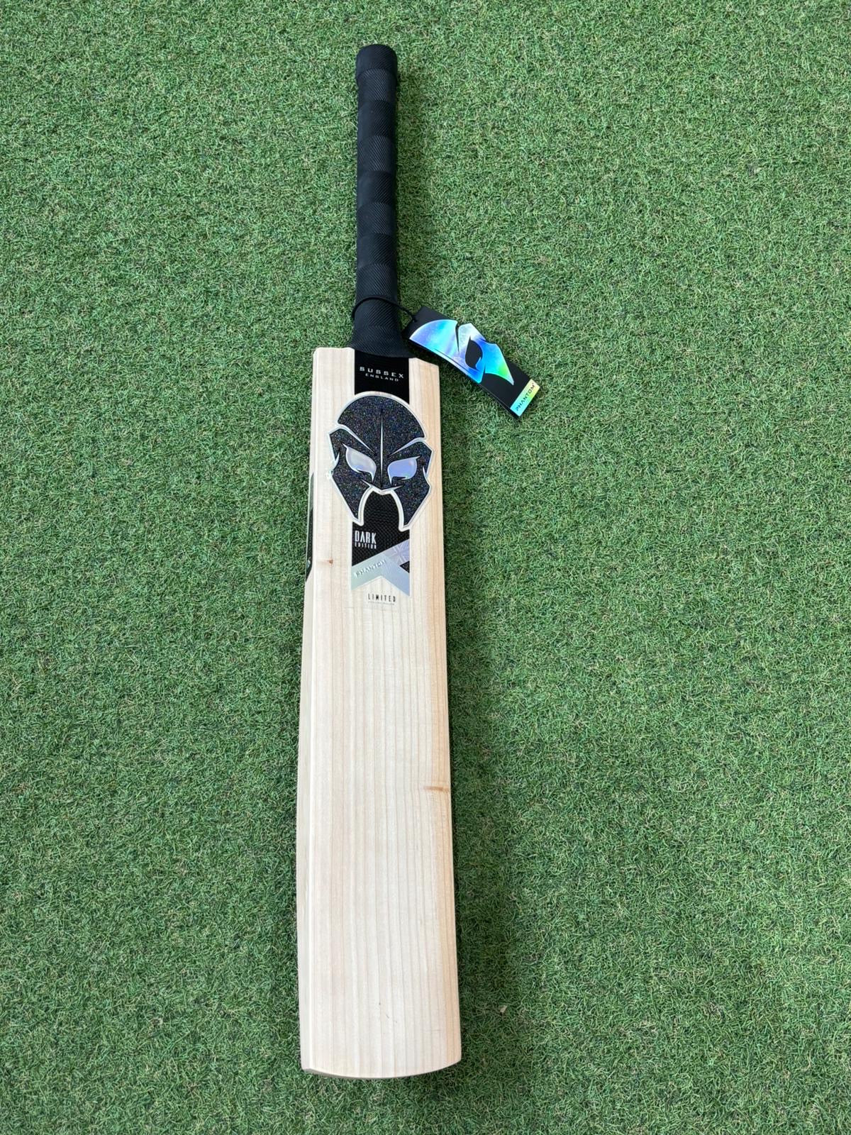 Phantom Dark Edition LE Cricket Bat (2lb 11oz)