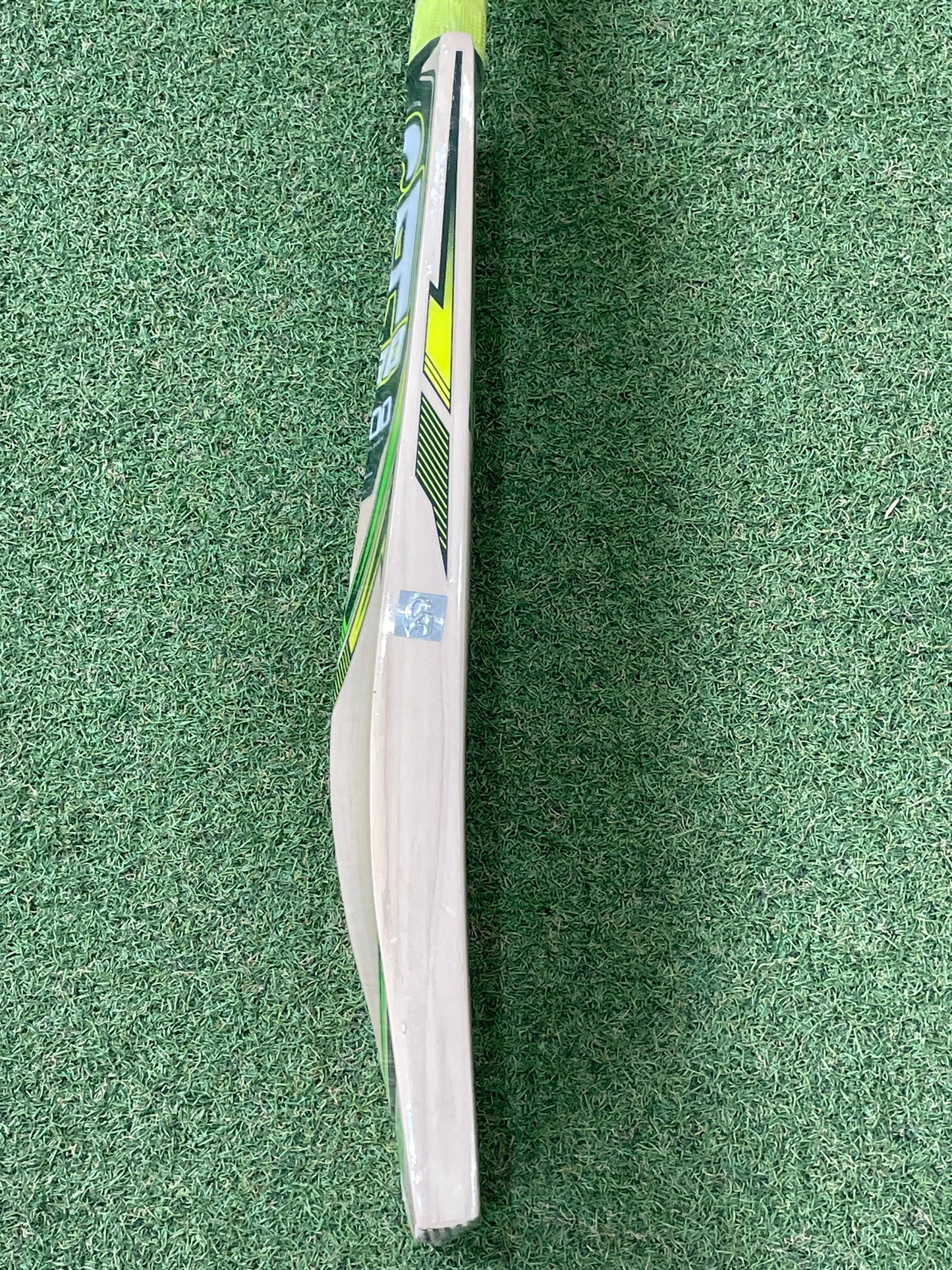 CA Pro 8000 Cricket Bat (2lb 8oz)