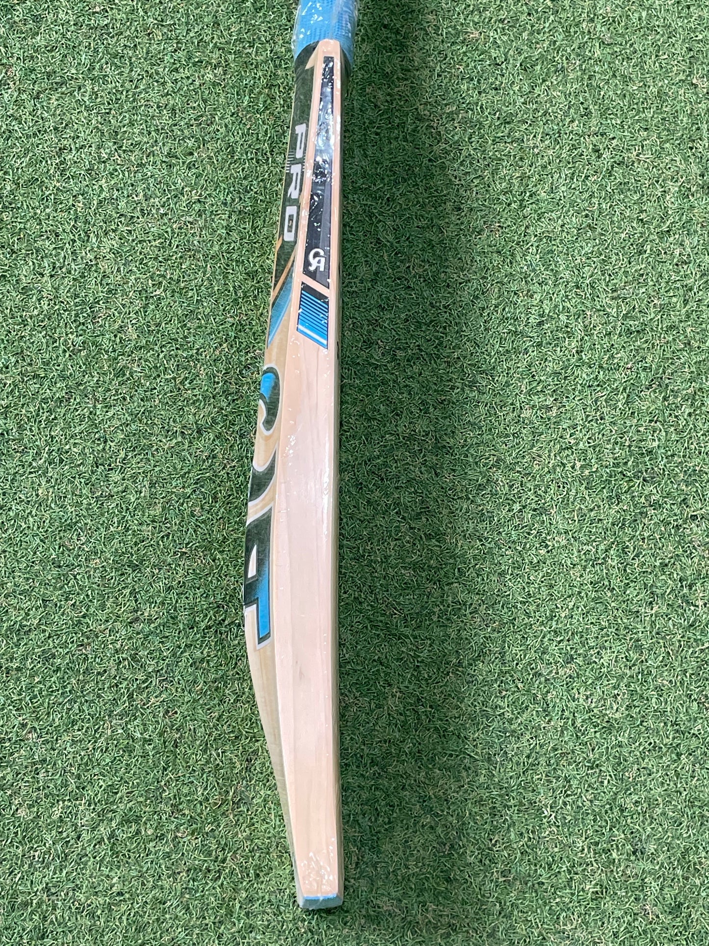 CA Pro 7000 Harrow Junior Cricket Bat (2lb 7oz)