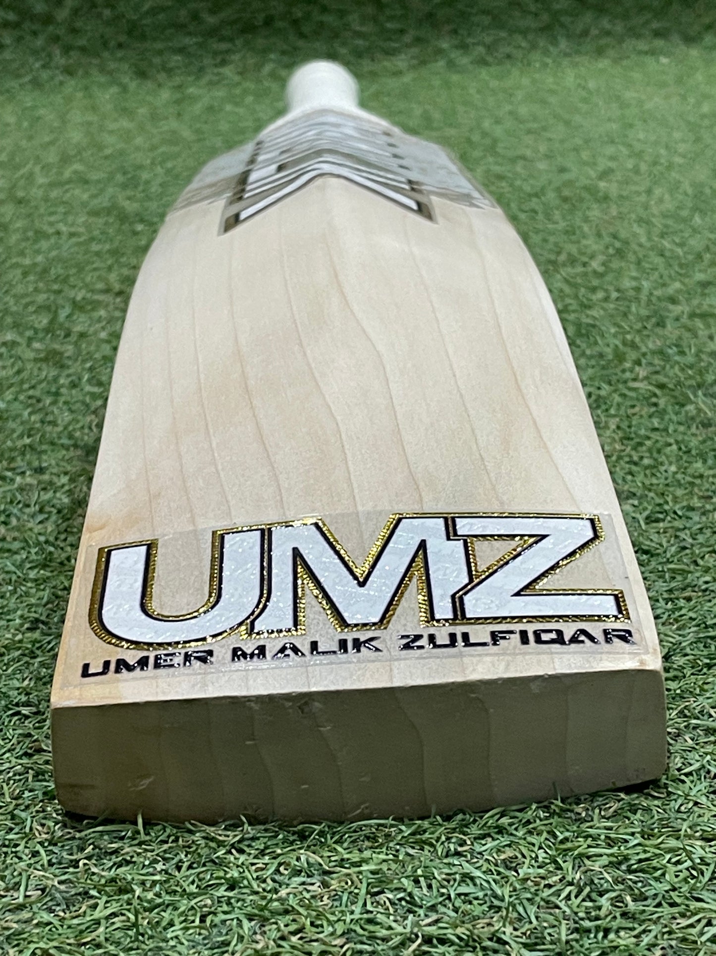 MB Malik Royale Supreme Cricket Bat (2lb 10oz)