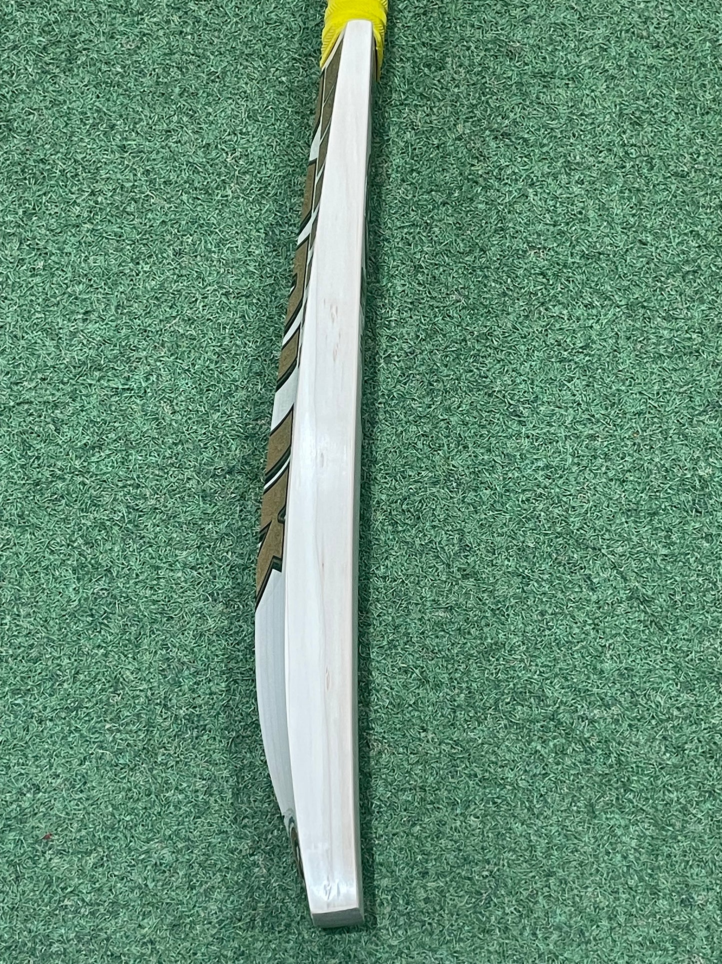 MB Malik 60th Anniversary Cricket Bat (2lb 11oz)