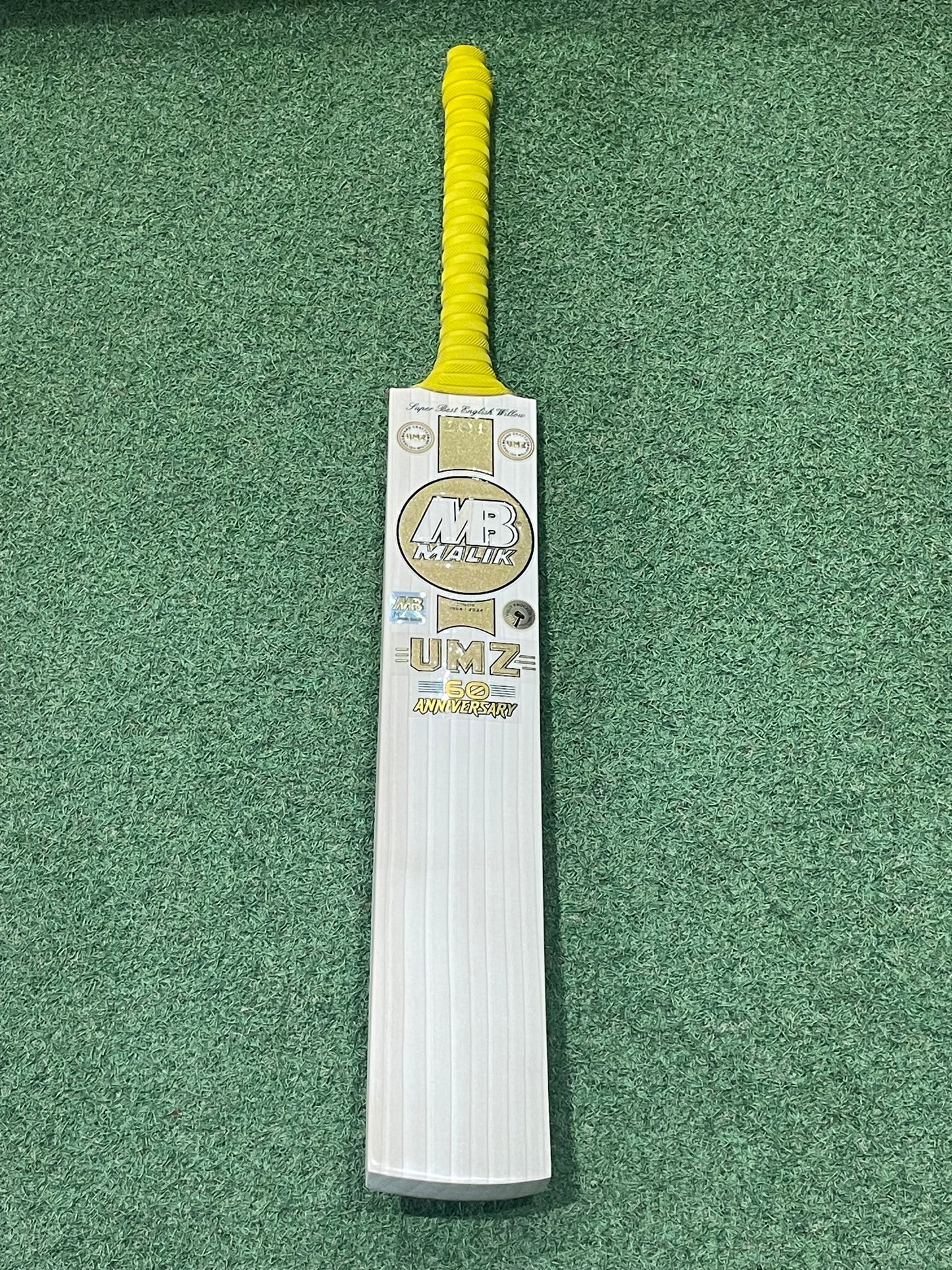 MB Malik 60th Anniversary Cricket Bat (2lb 11oz)