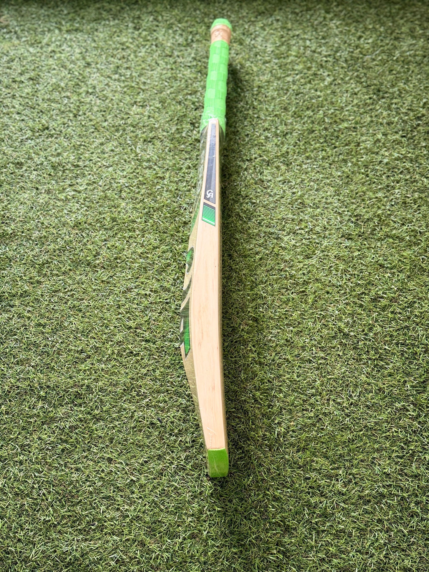 CA Pro 15000 Harrow Junior Cricket Bat (2lb 5oz)
