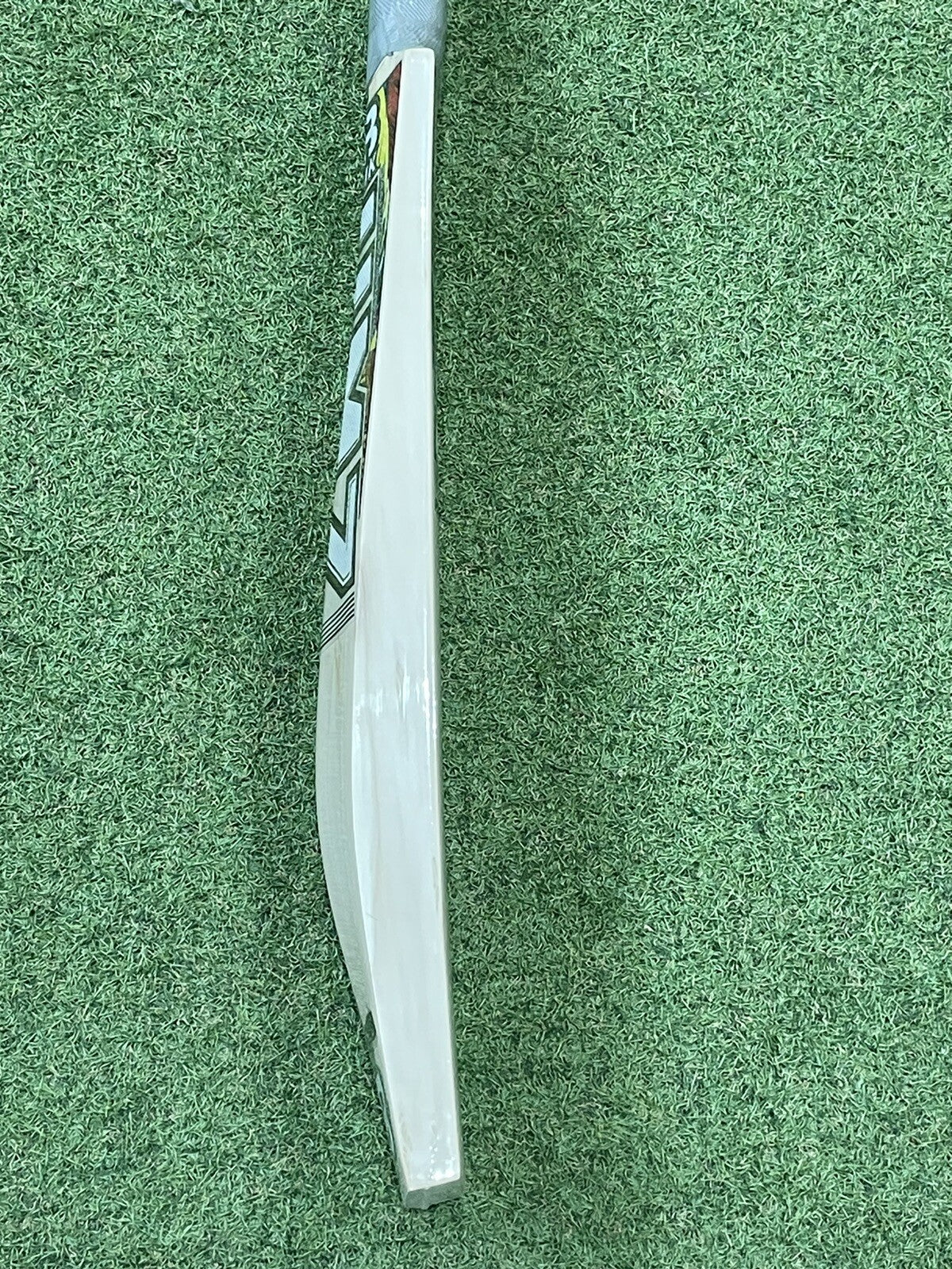 MB Malik KG Pro 1.0 Cricket Bat - Brand New - 2lb 10oz - Lovely Grains