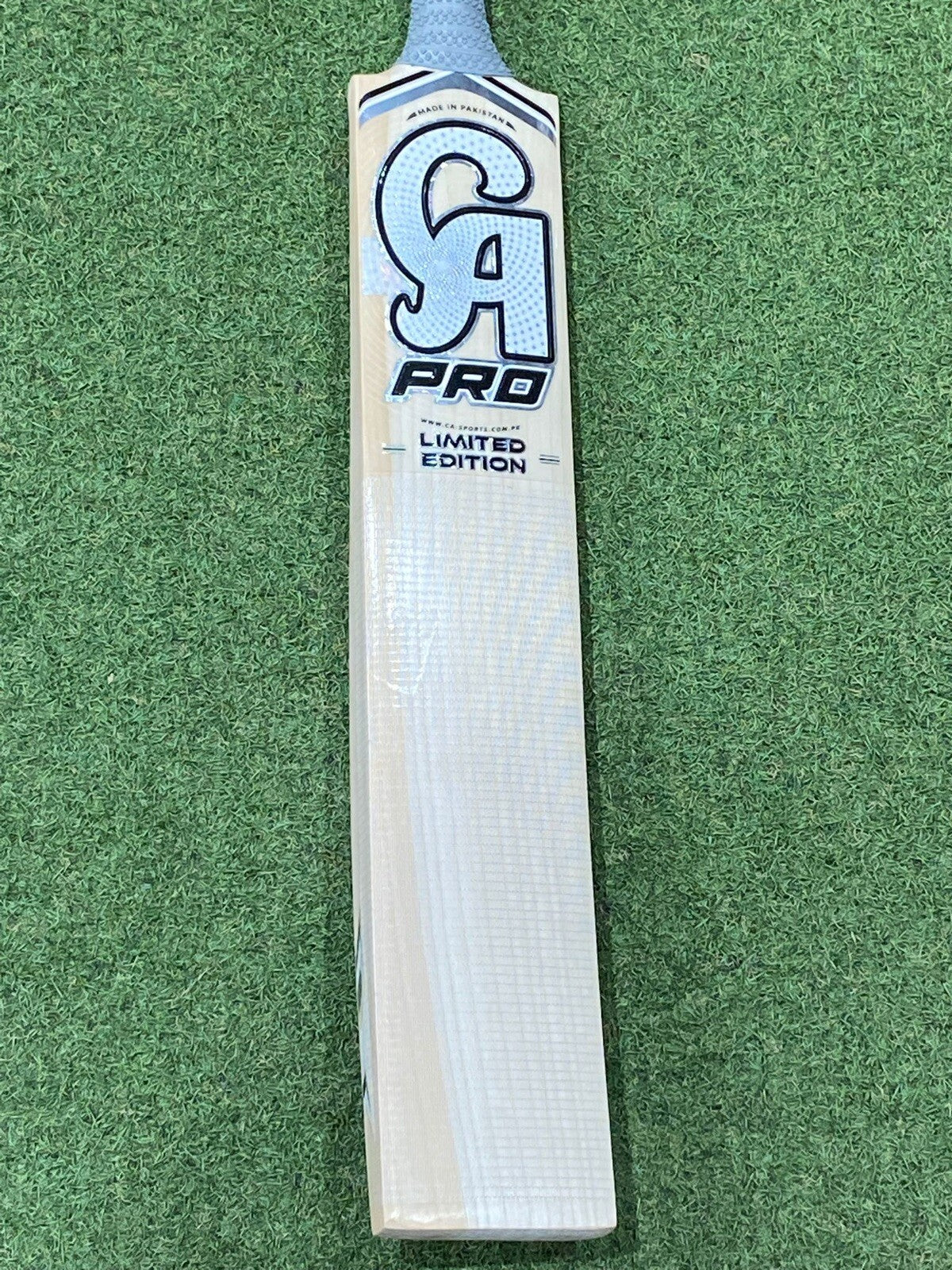 CA Pro Limited Edition Professional Players Asif Ali Cricket Bat - 2lb 10oz