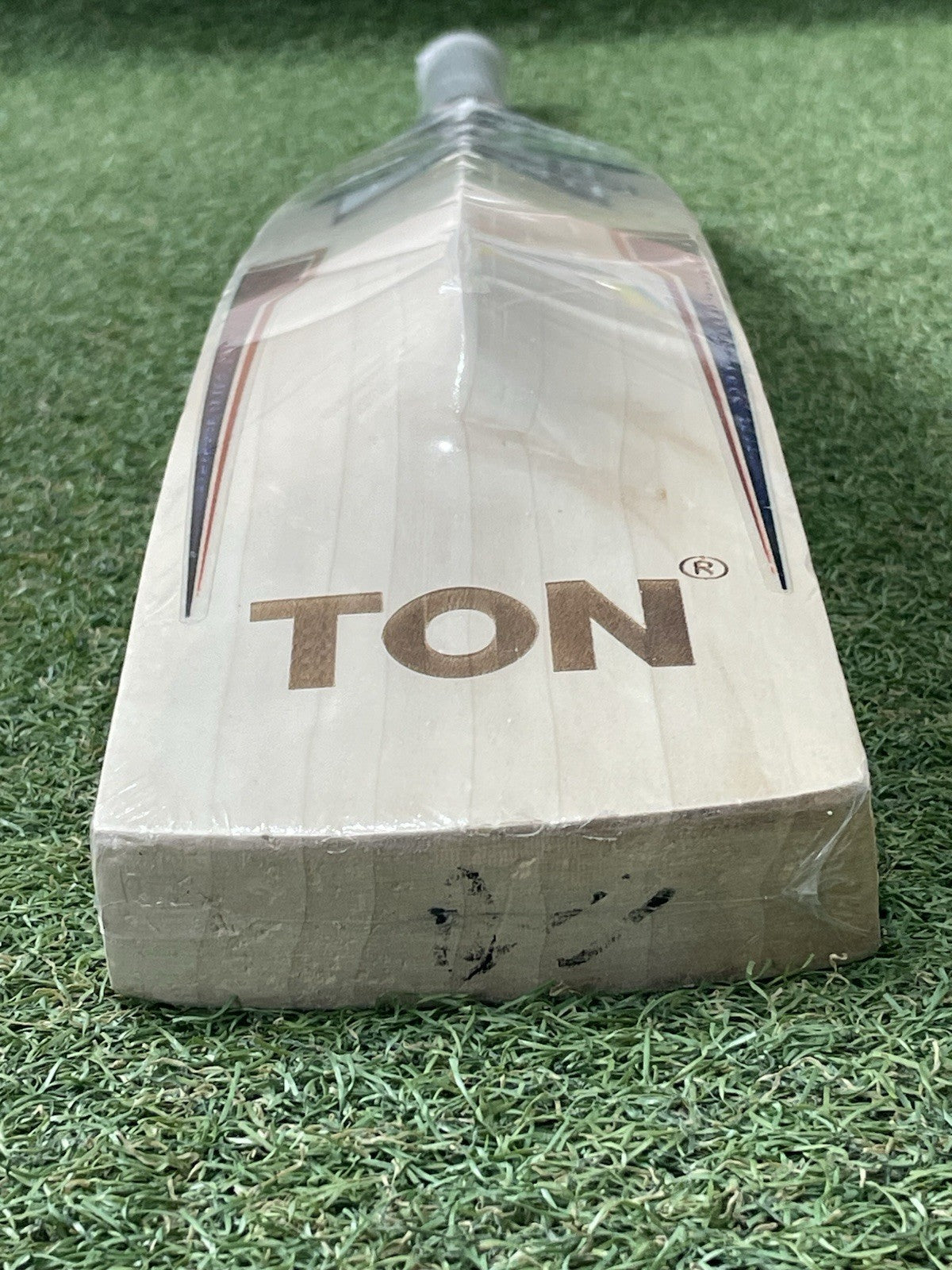 SS Sky Stunner Cricket Bat - Brand New - New Stickers - 2lb 10oz - Exclusive