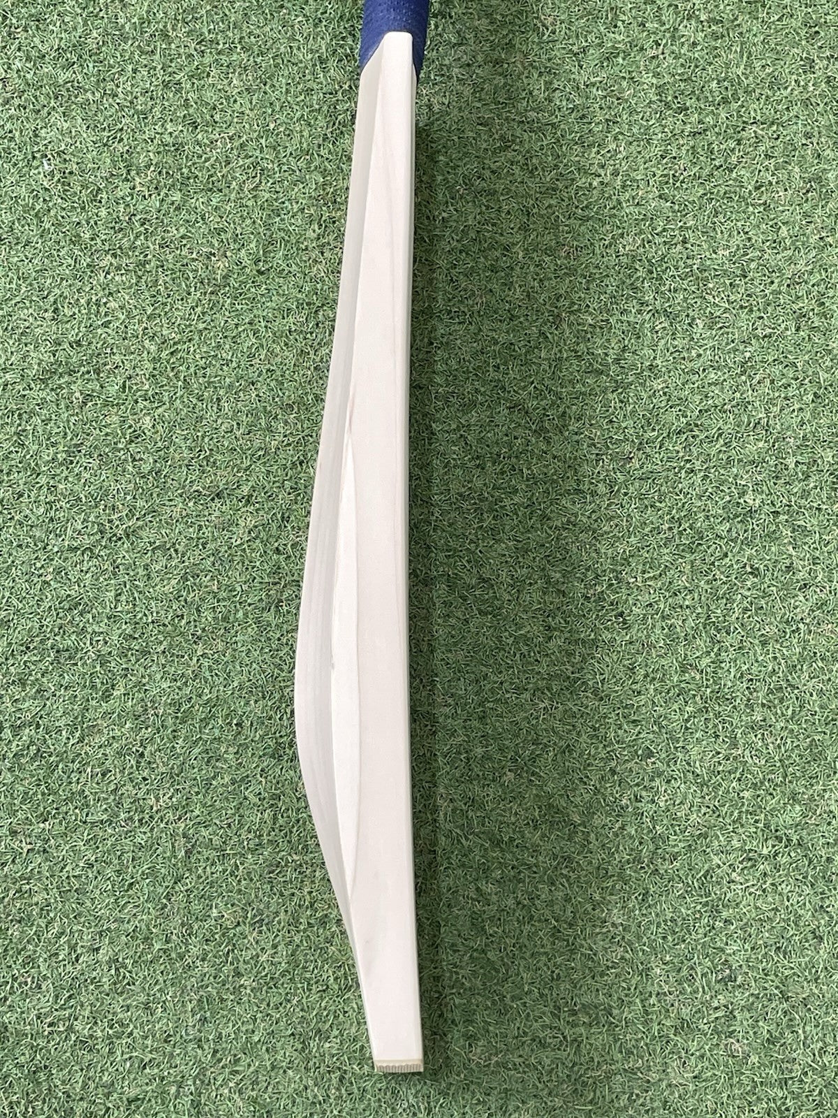 Plain Players Edition Cricket Bat - 2lb 10oz - UK Made! Premium Players Willow!