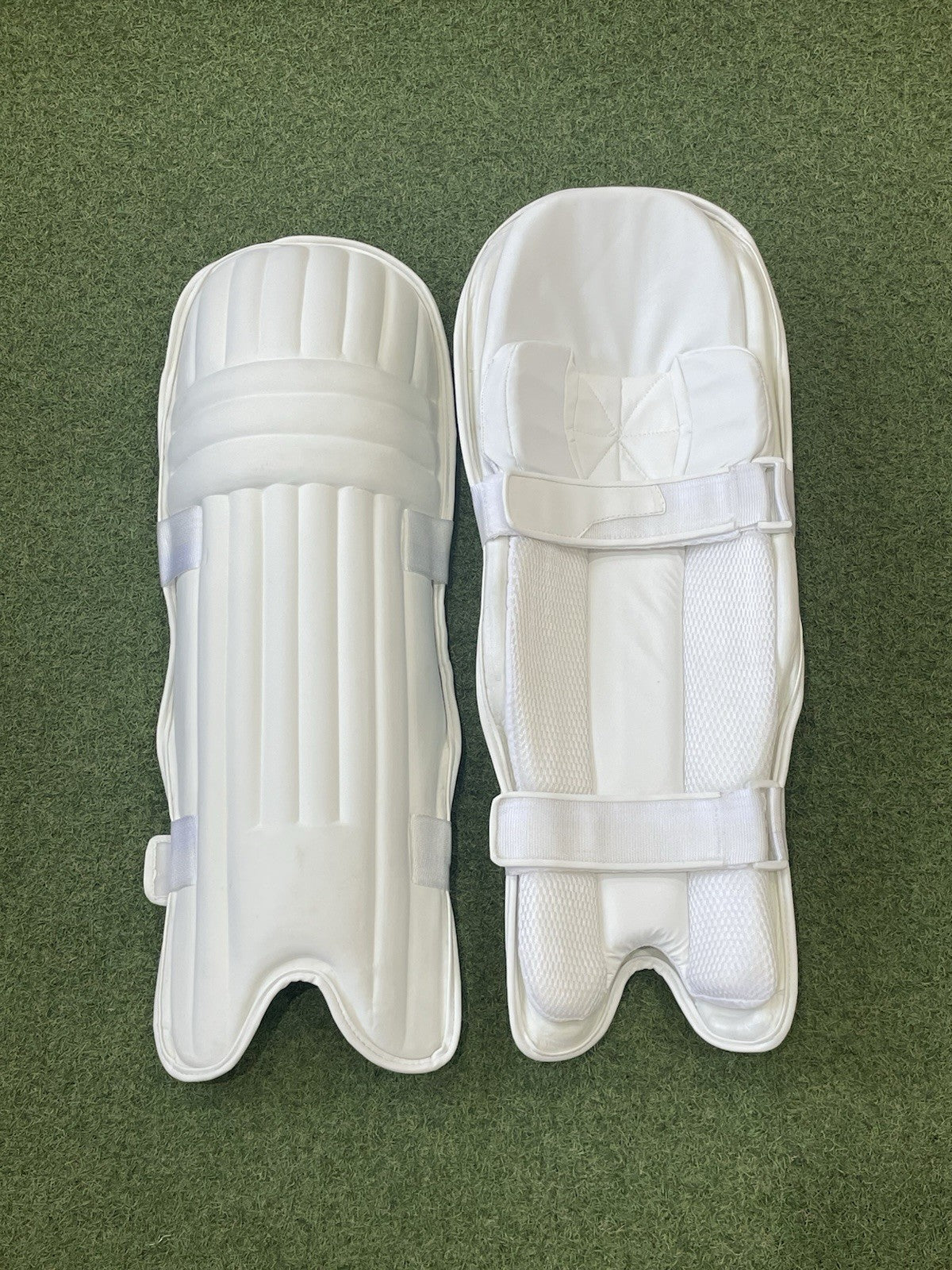 Unbranded White Batting Pads - Ambidextrous Mens Size - Brand New - Two Strap!
