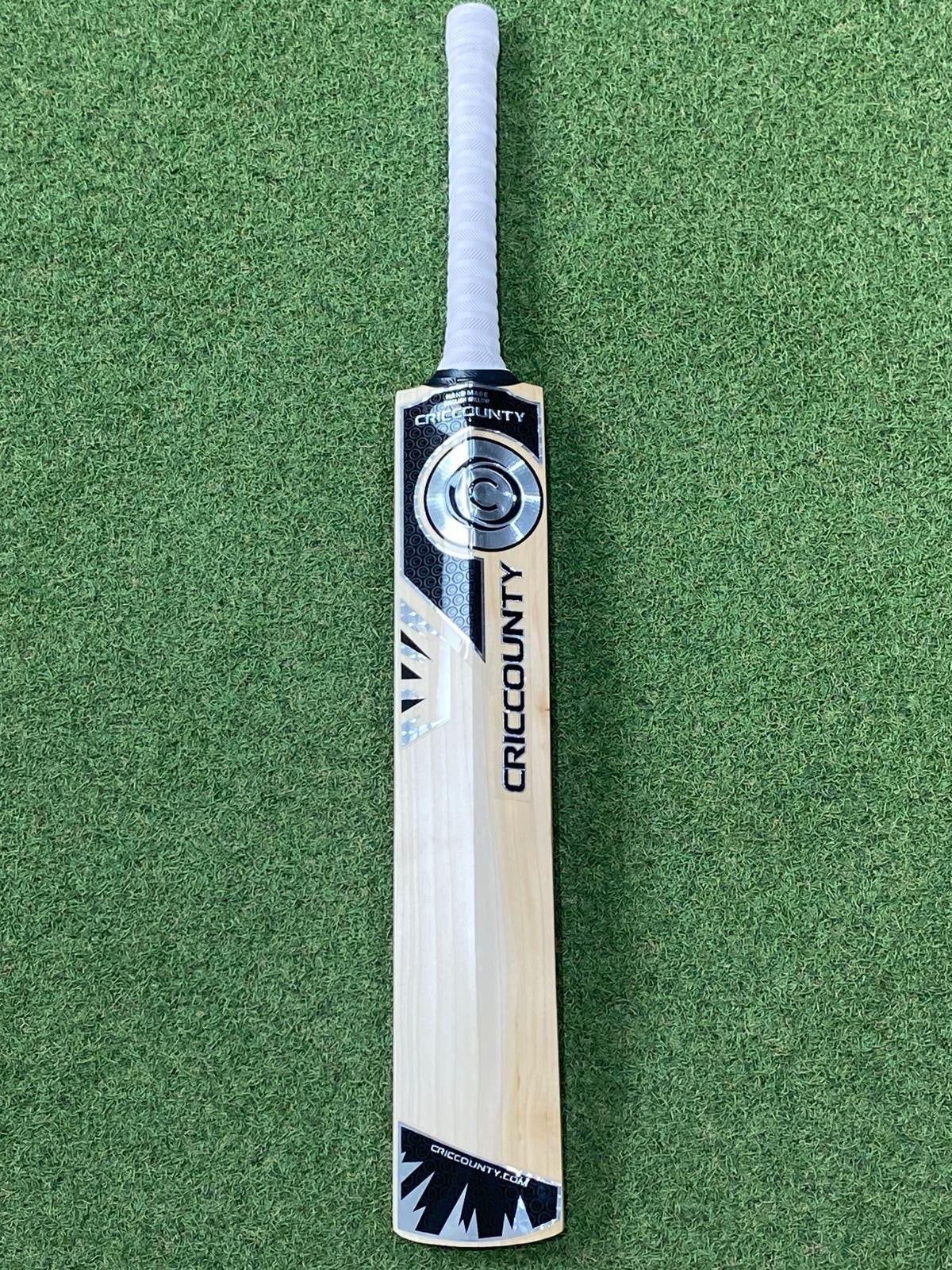 CricCounty Titanium Cricket Bat - Brand New - 2lb 10oz - Full Profile!