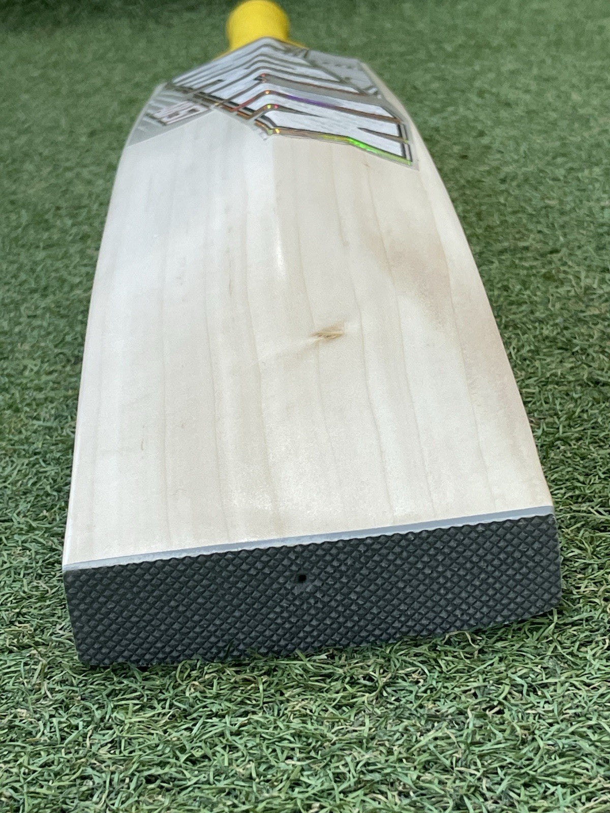 MB Malik UMZ AB57 Players Cricket Bat -Brand New - 2lb 10oz - Exclusive! UK Made