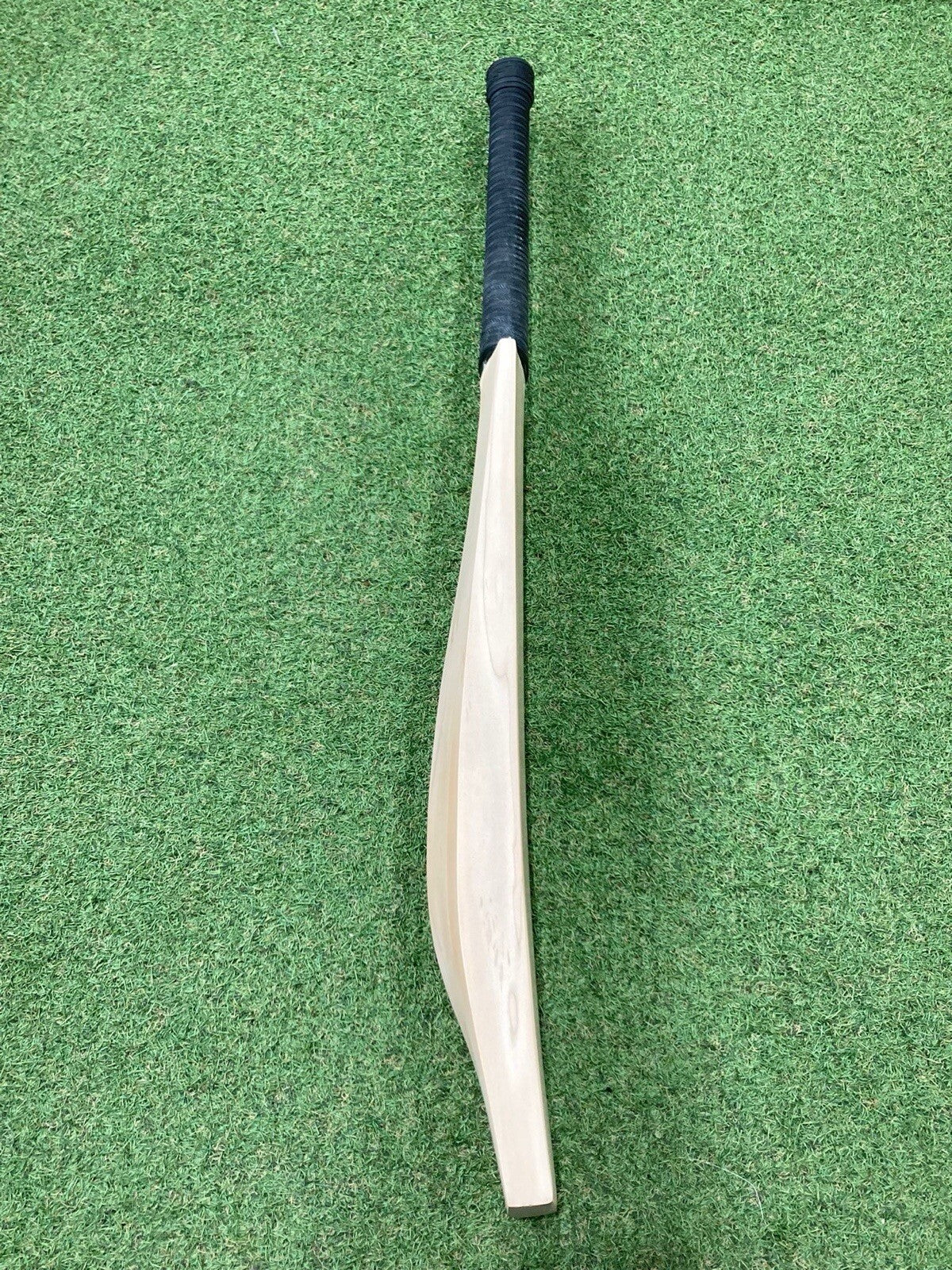 SS Ton Plain Pro Player Cricket Bat - Brand New - 2lb 11oz - Massive Profile