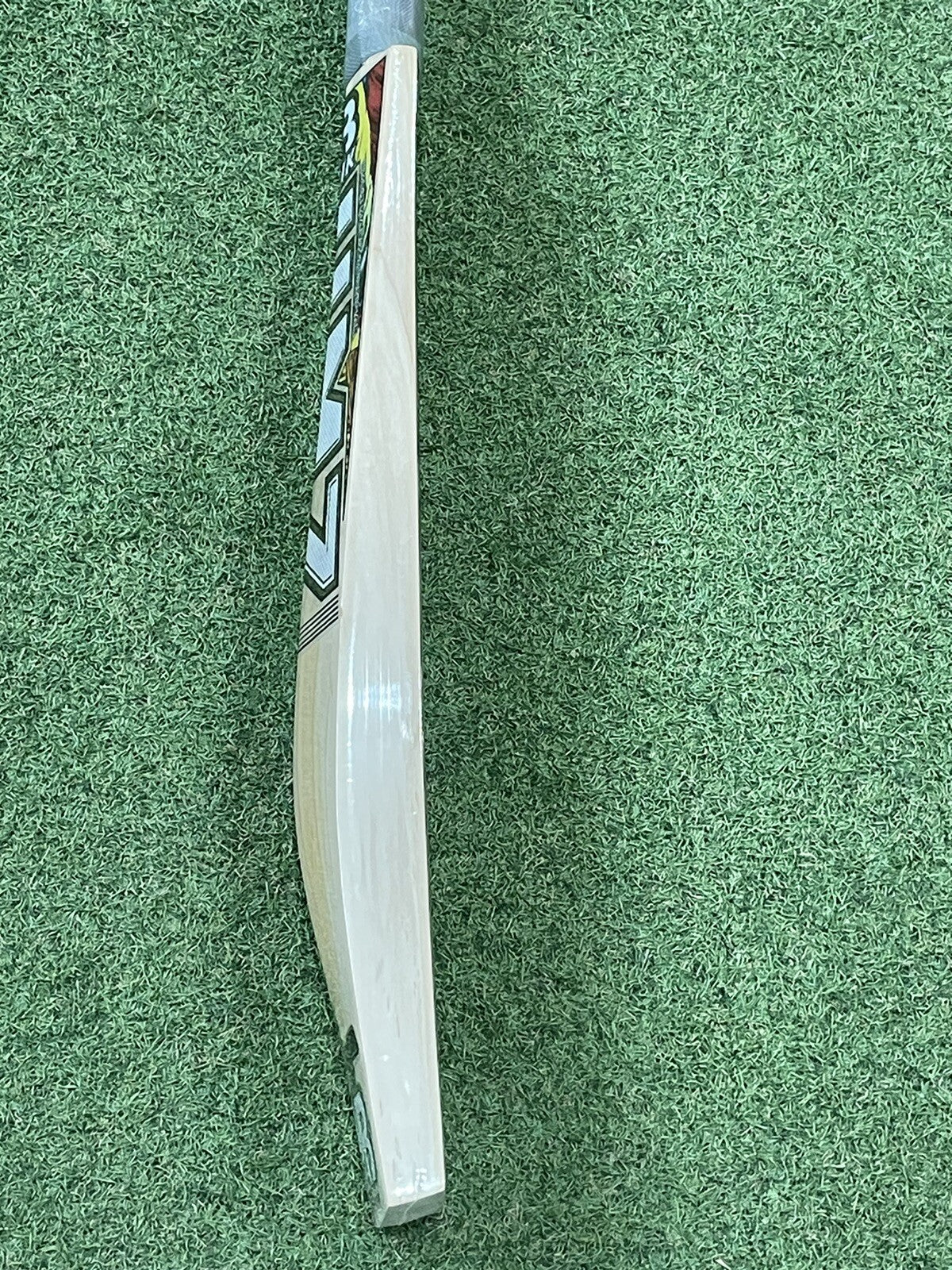 MB Malik KG Pro 1.0 Cricket Bat - Brand New - 2lb 10oz - Lovely Grains