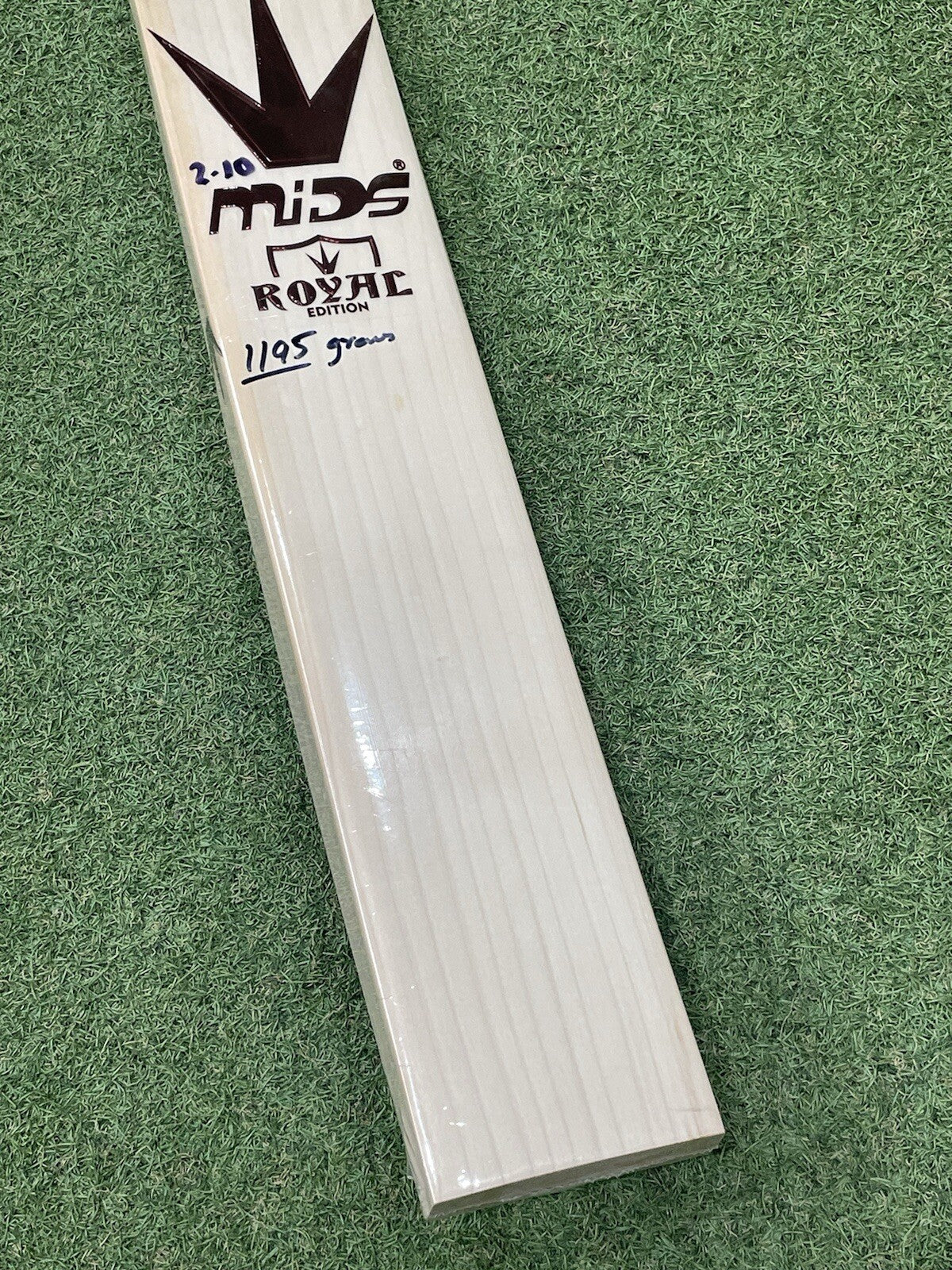 Mids Royal Cricket Bat - Brand New - 2lb 10oz - Excellent Ping! Players Willow!