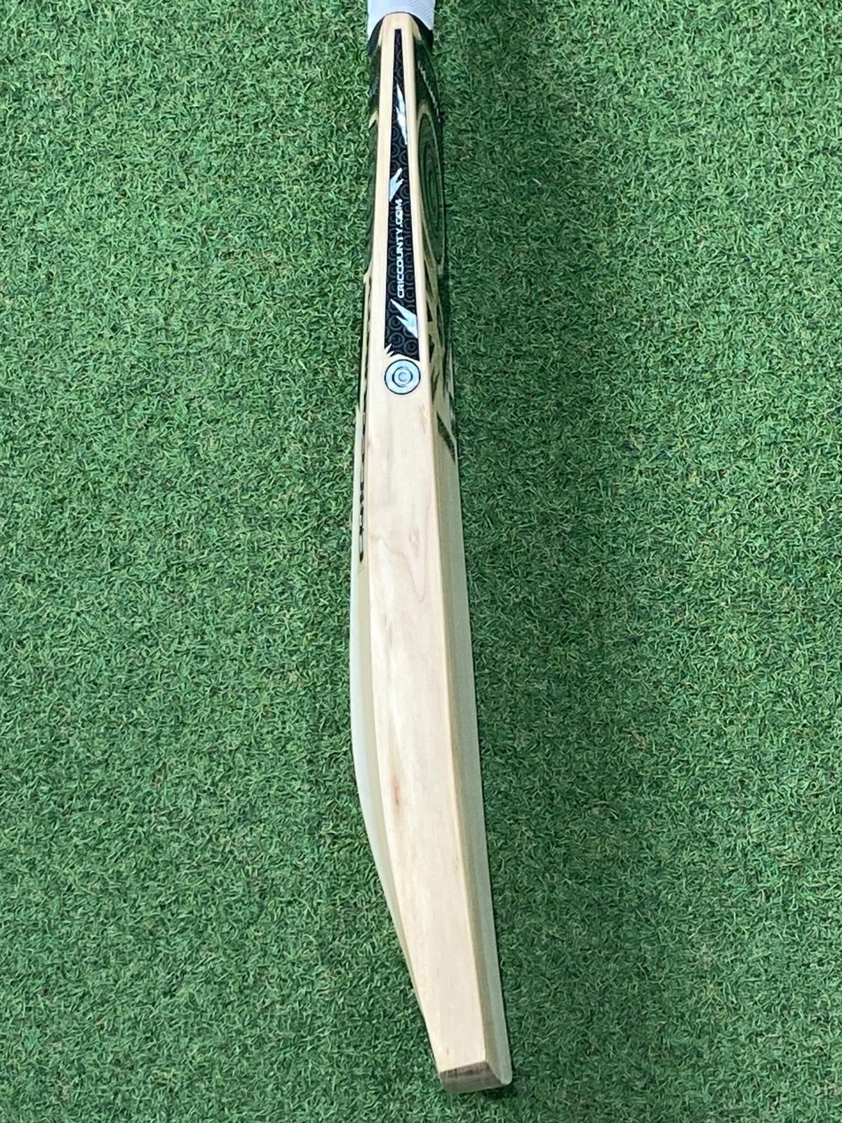 CricCounty Titanium Cricket Bat - Brand New - 2lb 10oz - Full Profile!