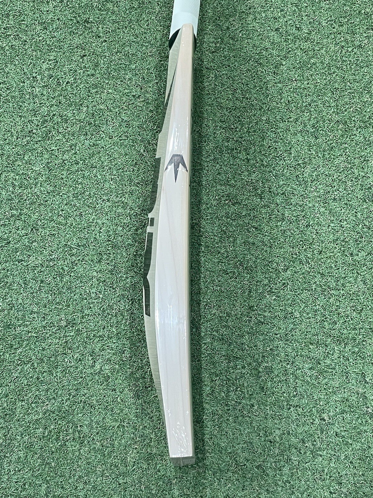 Mids Royal Cricket Bat - Brand New - 2lb 10oz - Excellent Ping! Players Willow!