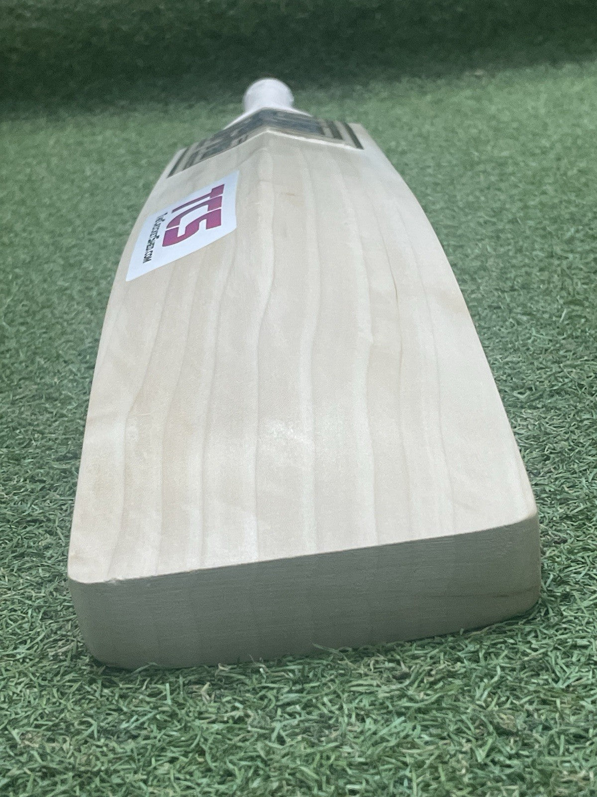 Hell 4 Leather (H4L) Pro Grade Cricket Bat (2lb 10oz) Newly Launched Stickers