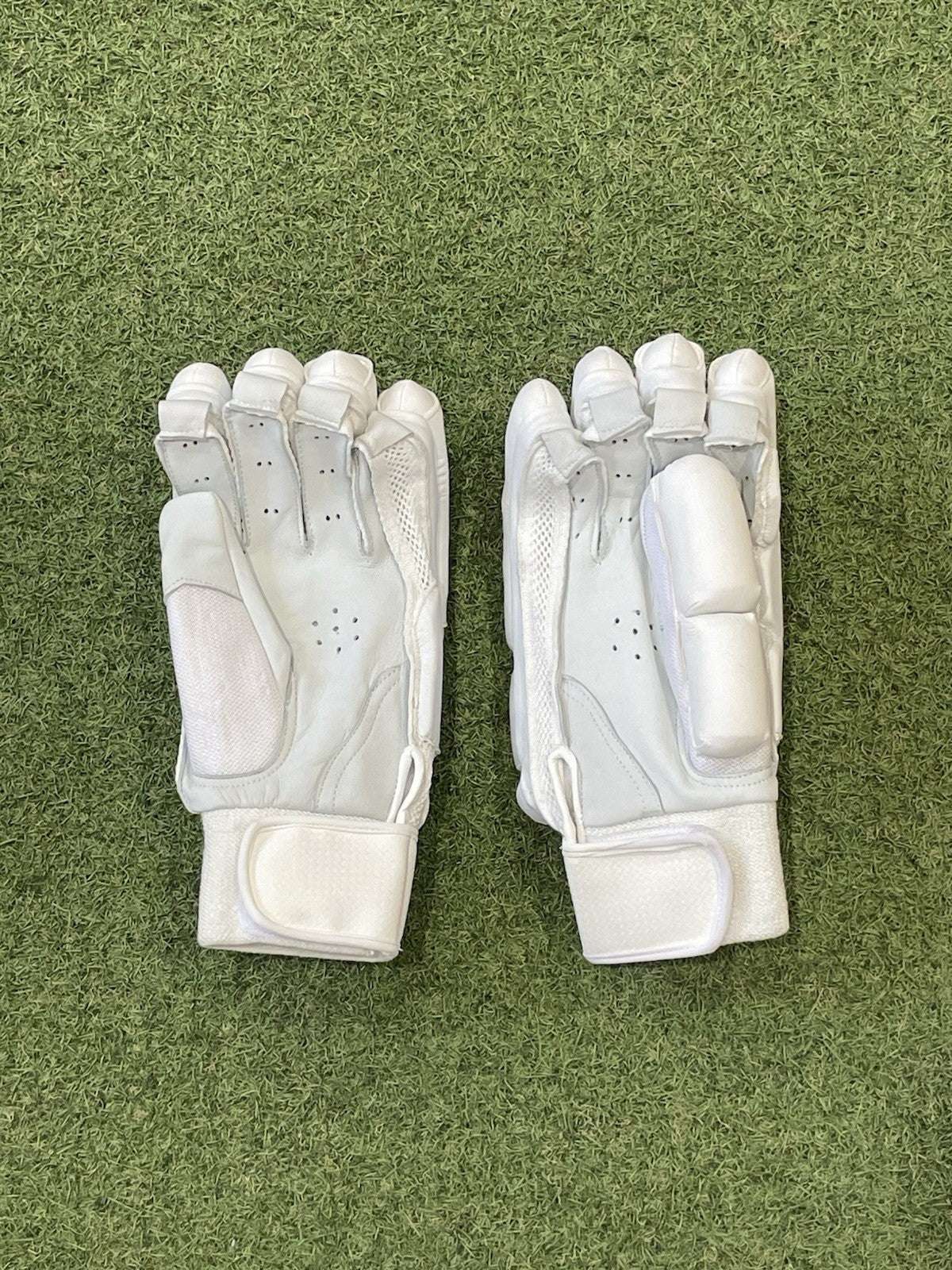 Unbranded Batting Gloves III - Brand New - Right Hand Large Men's Size