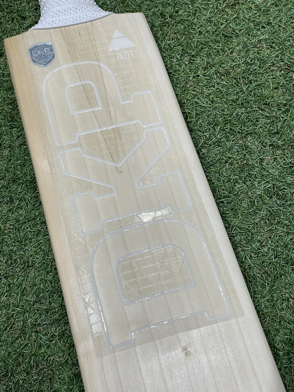 DKP Air Cricket Bat - Brand New - 2lb 10oz - Stunning Grains! Exclusive!