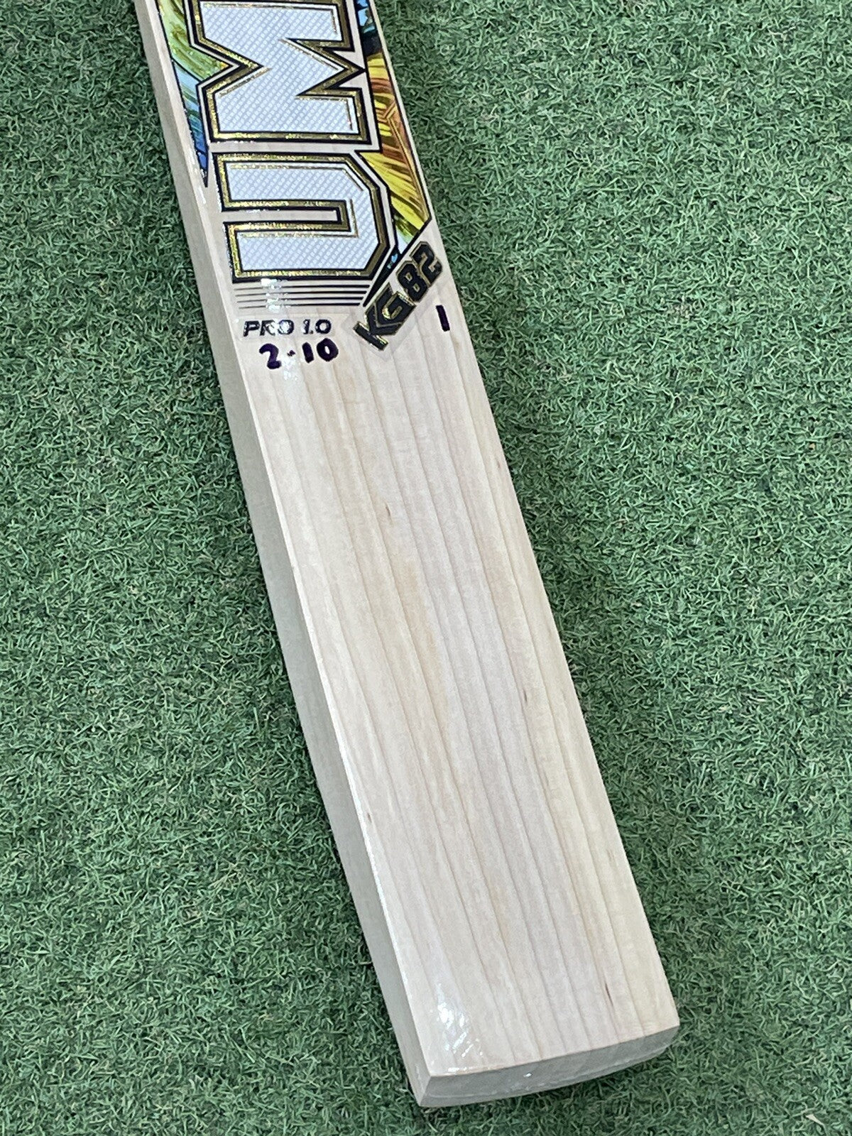 MB Malik KG Pro 1.0 Cricket Bat - Brand New - 2lb 10oz - Lovely Grains