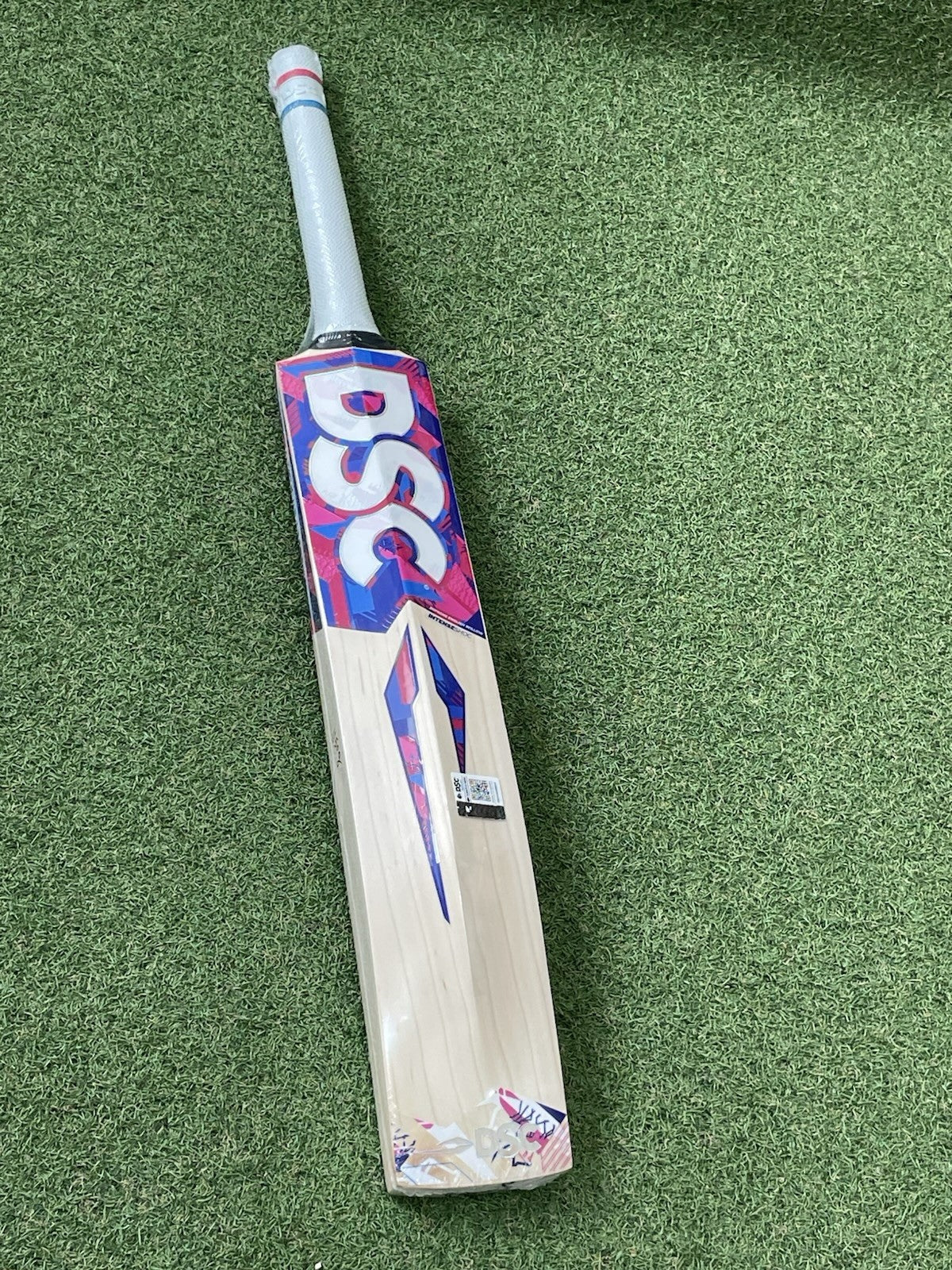 DSC Intense Shoc Cricket Bat - Brand New - Massive Profile - 2lb 8oz