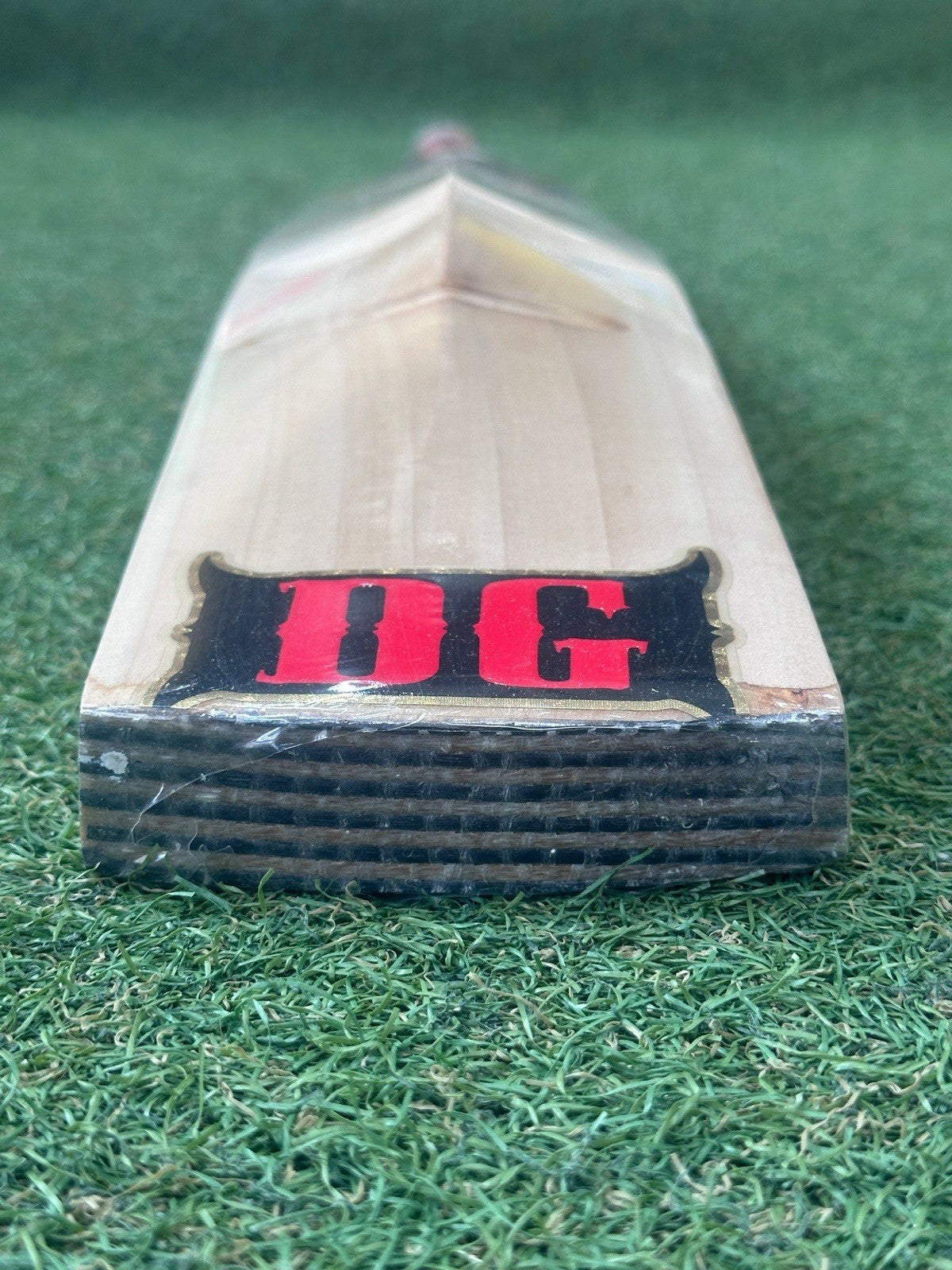 CA Dragon Laminate Cricket Bat - Brand New - 2lb 11oz -Lovely Grains