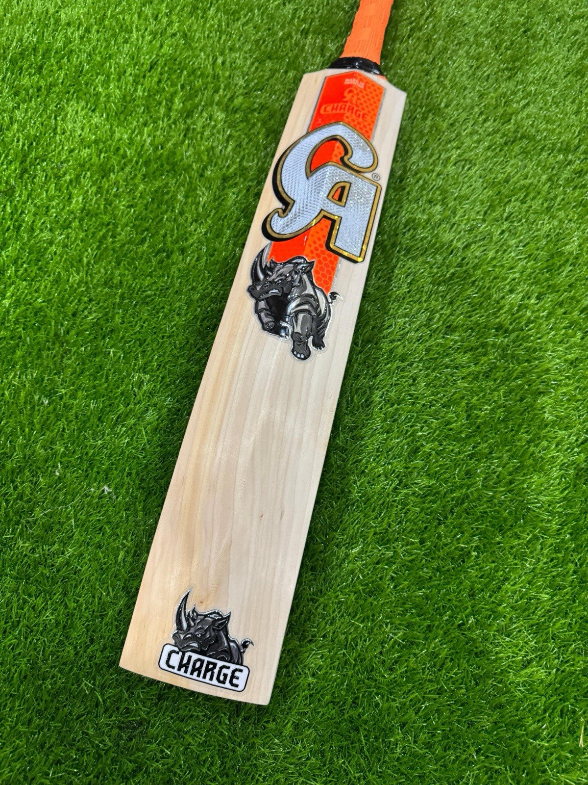 CA Charge Cricket Bat - Brand New - 2lb 9oz - Lovely Grains! First One On eBay!