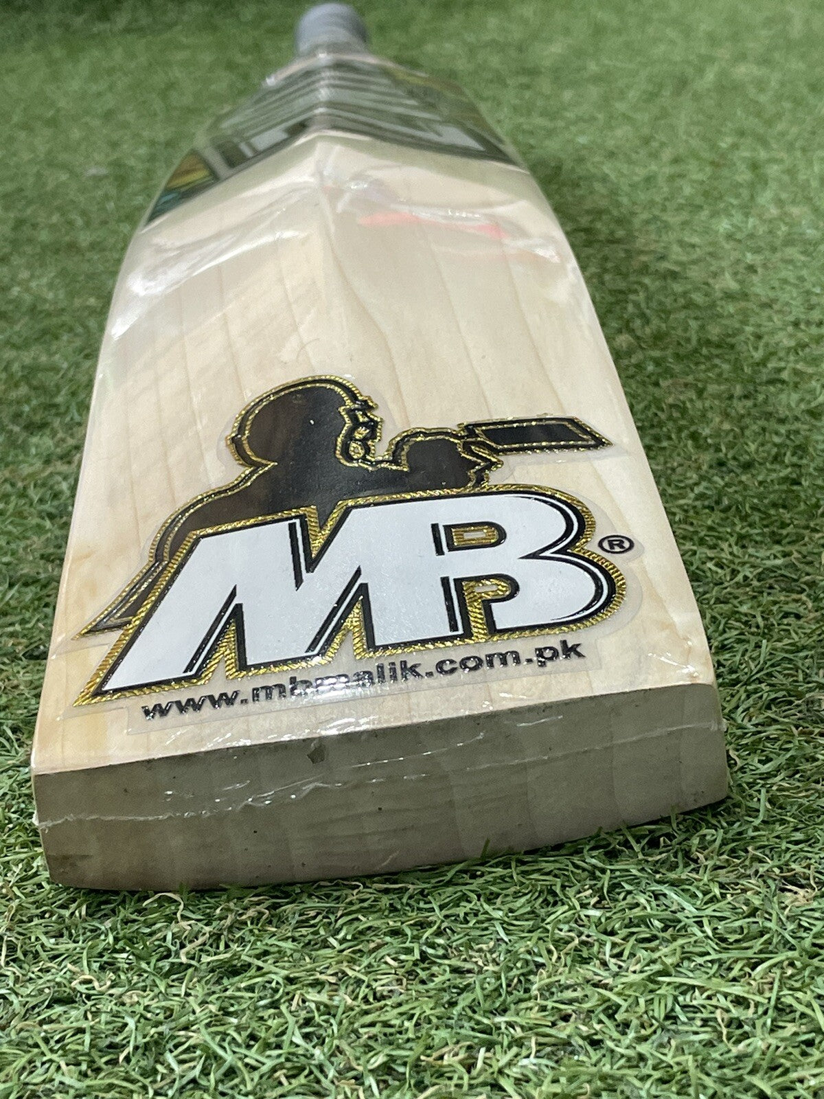 MB Malik KG Pro 1.0 Cricket Bat - Brand New - 2lb 10oz - Lovely Grains